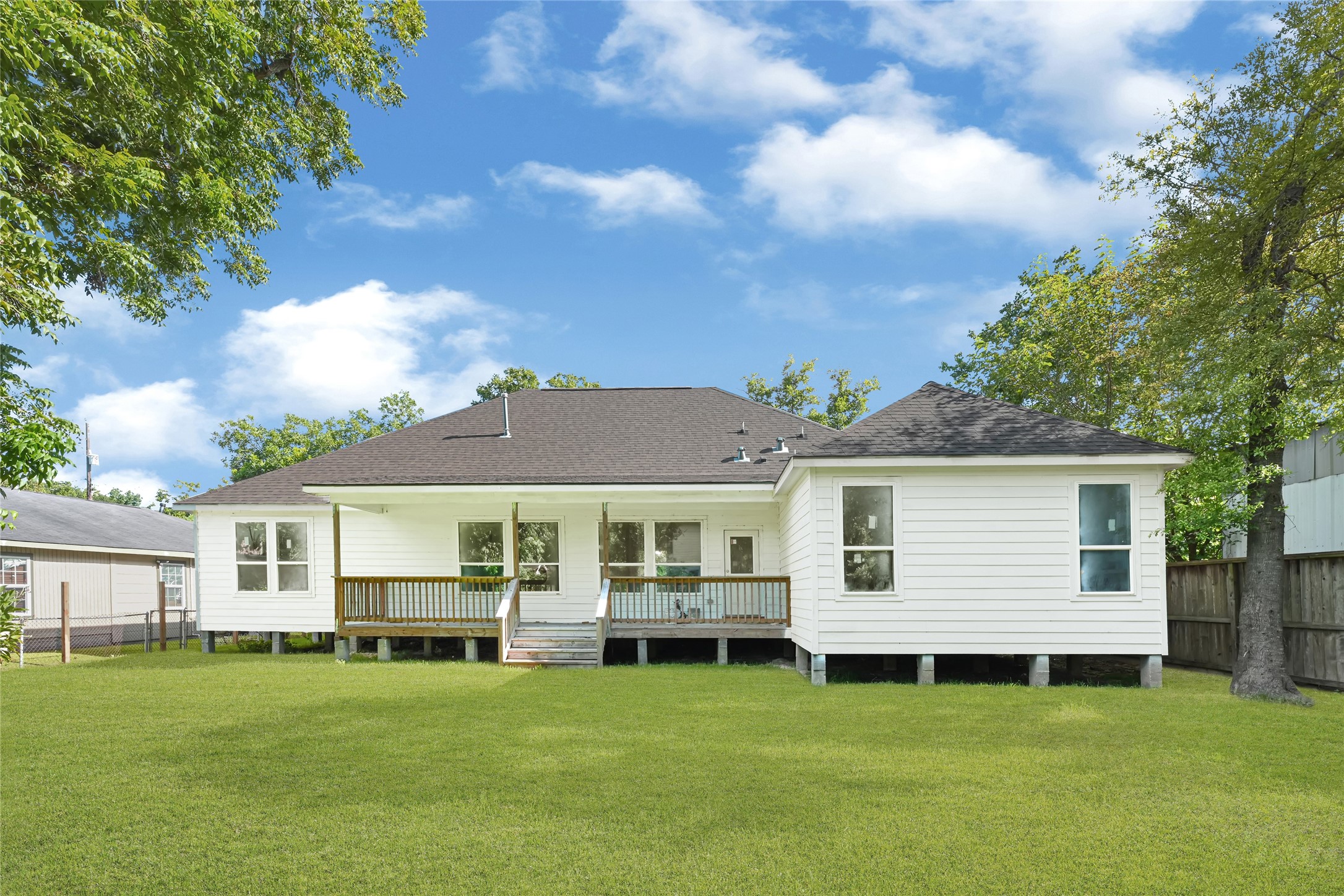 2332 Margaret Street Property Photo 5