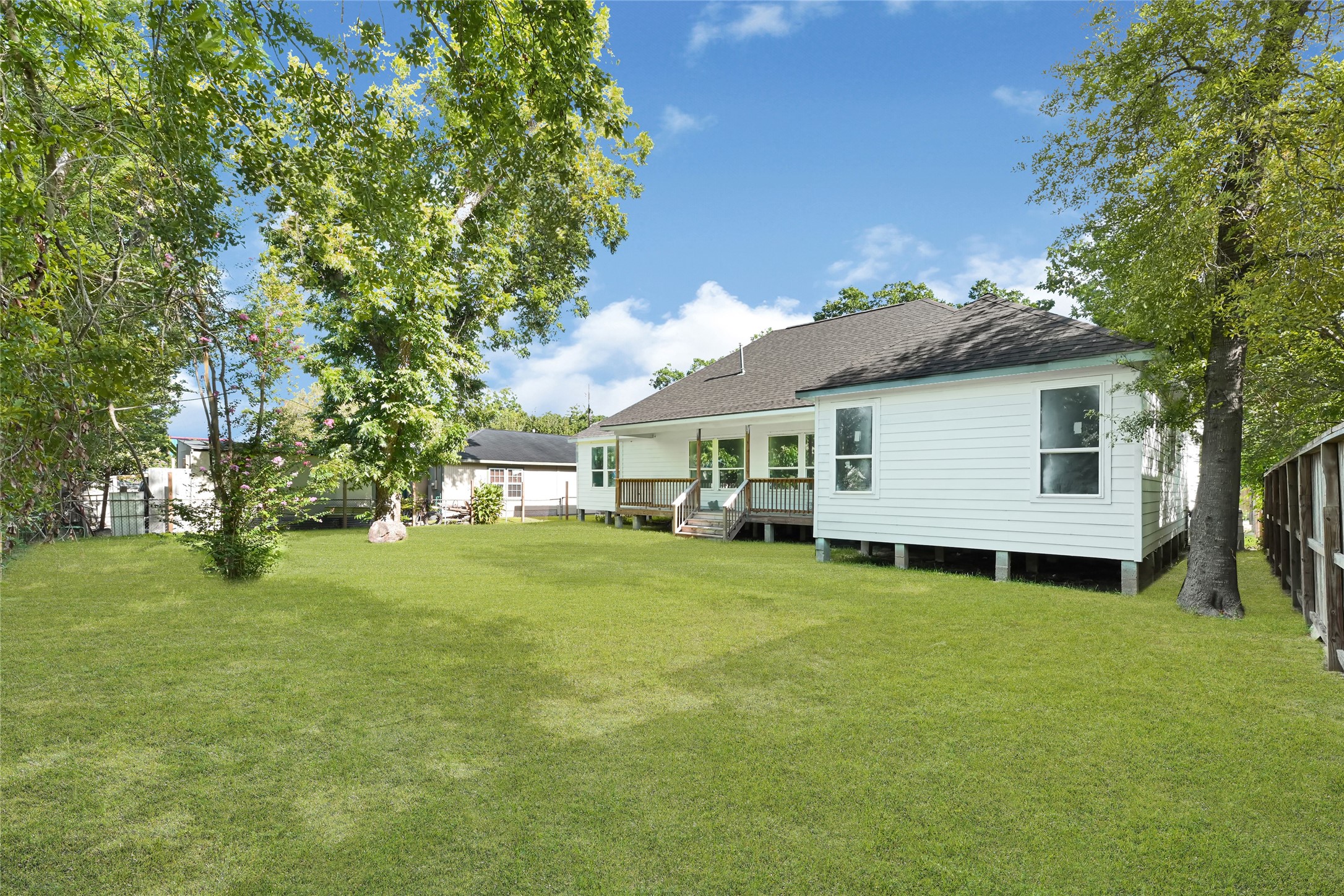 2332 Margaret Street Property Photo 6