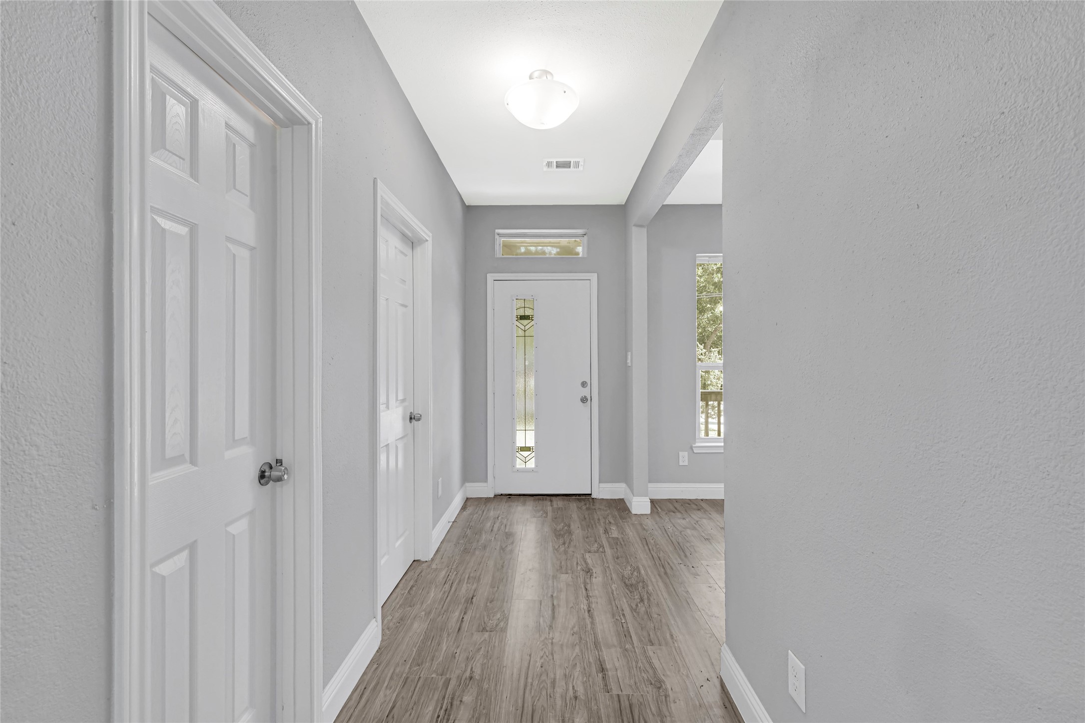 2332 Margaret Street Property Photo 8