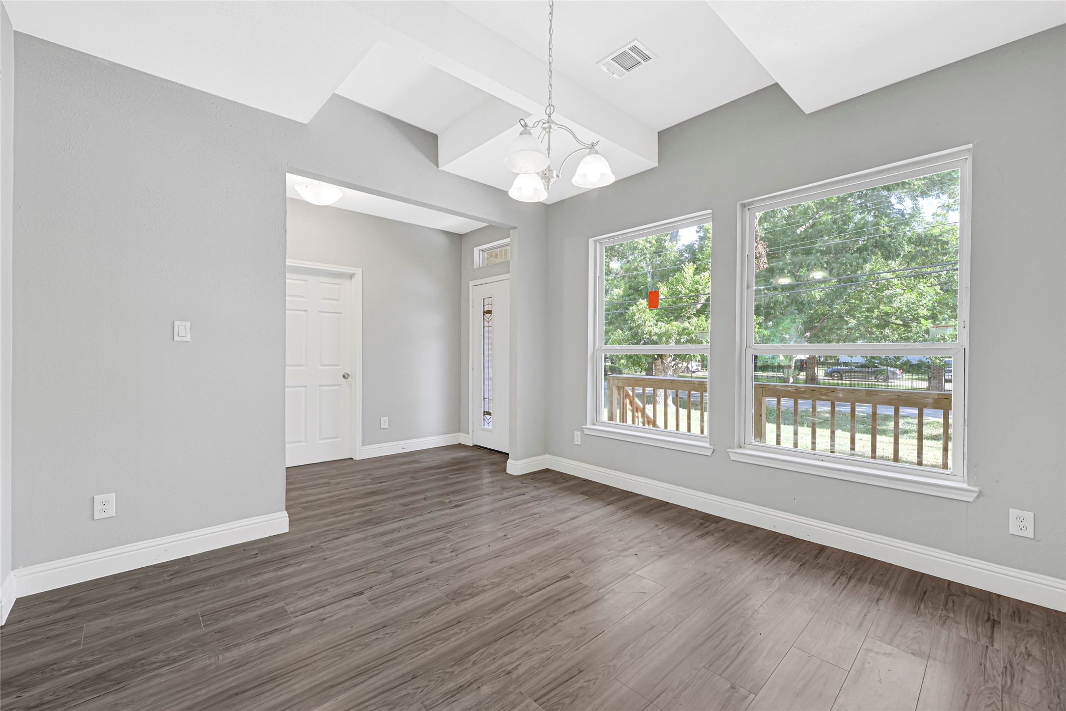 2332 Margaret Street Property Photo 10