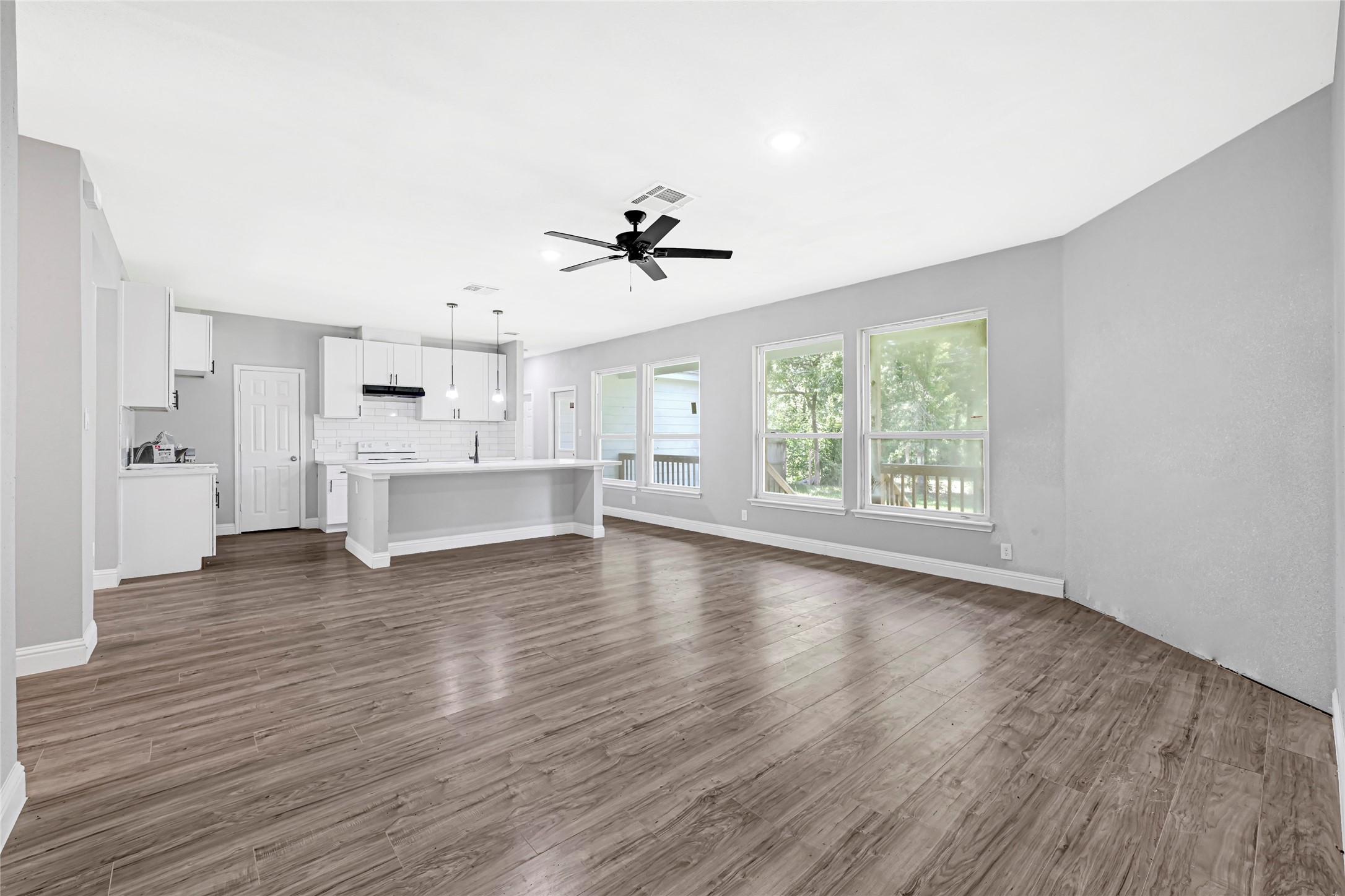 2332 Margaret Street Property Photo 11