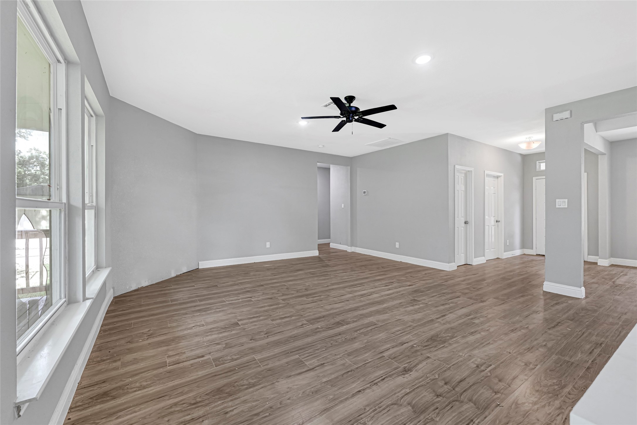 2332 Margaret Street Property Photo 12