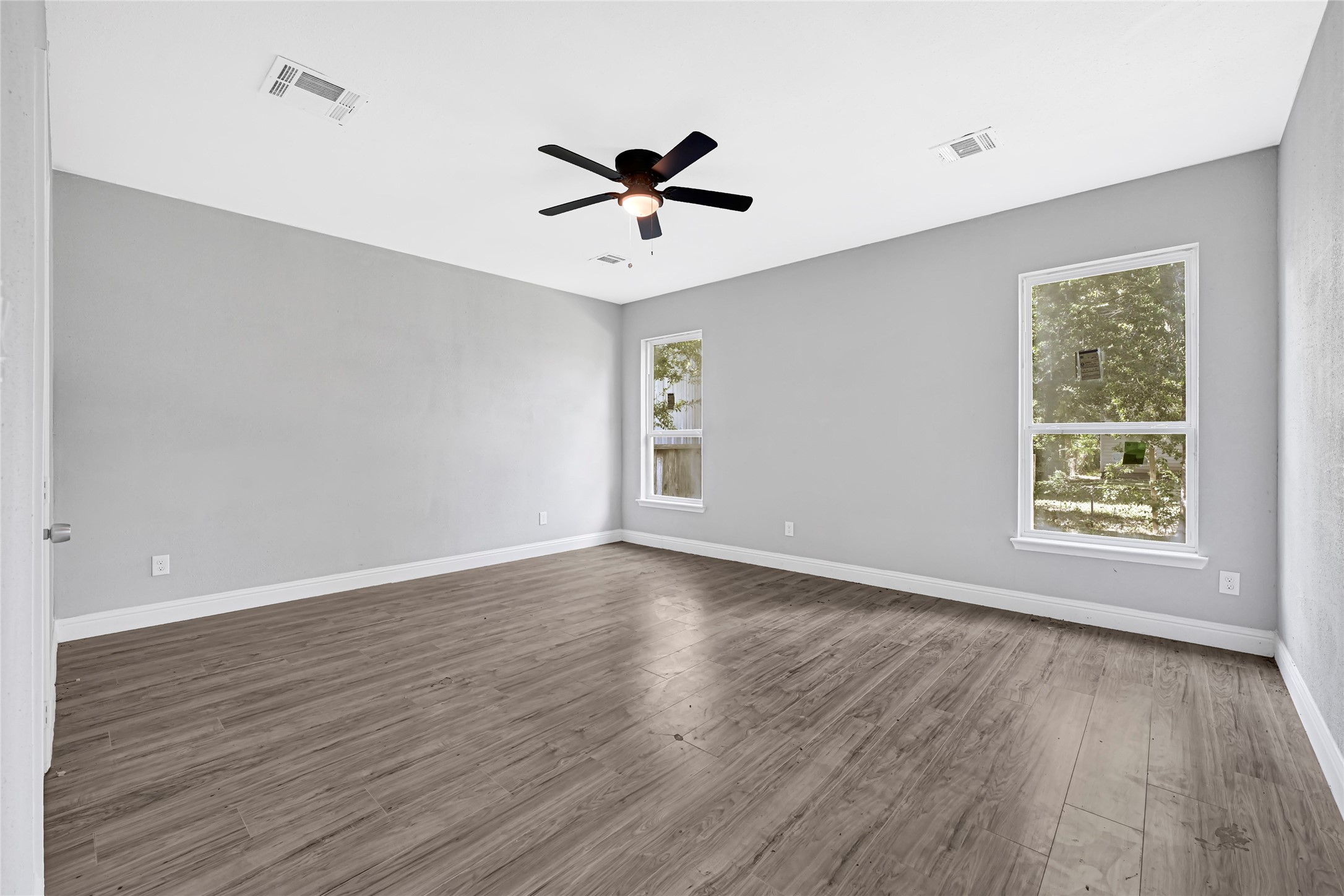 2332 Margaret Street Property Photo 17