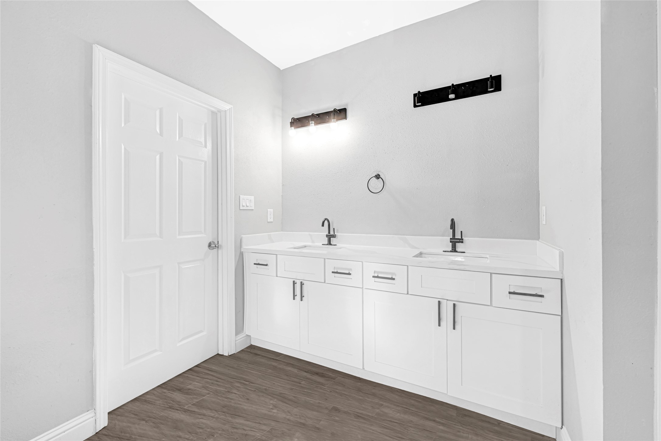 2332 Margaret Street Property Photo 19