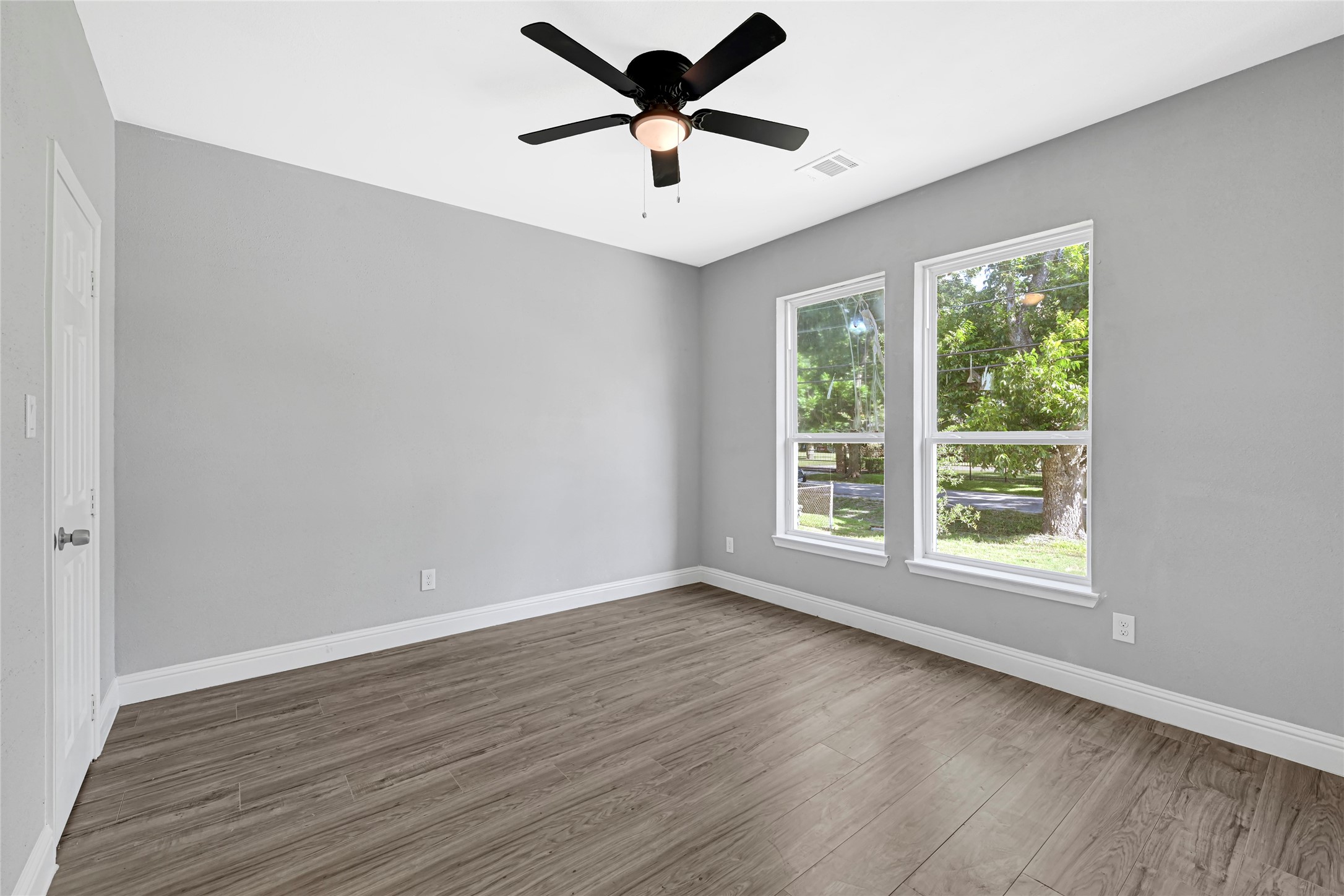 2332 Margaret Street Property Photo 26