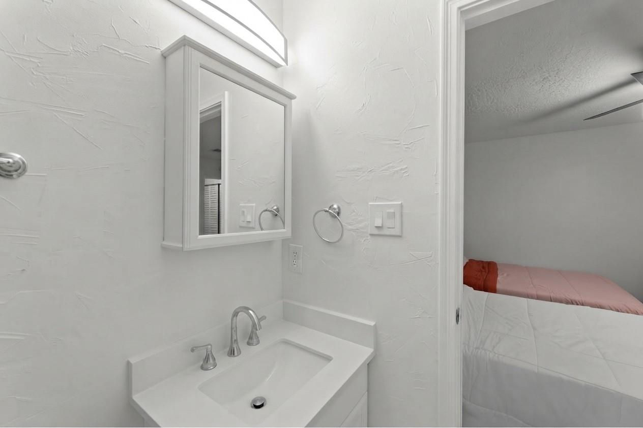 2379 Briarwest Boulevard 96 Property Photo 17