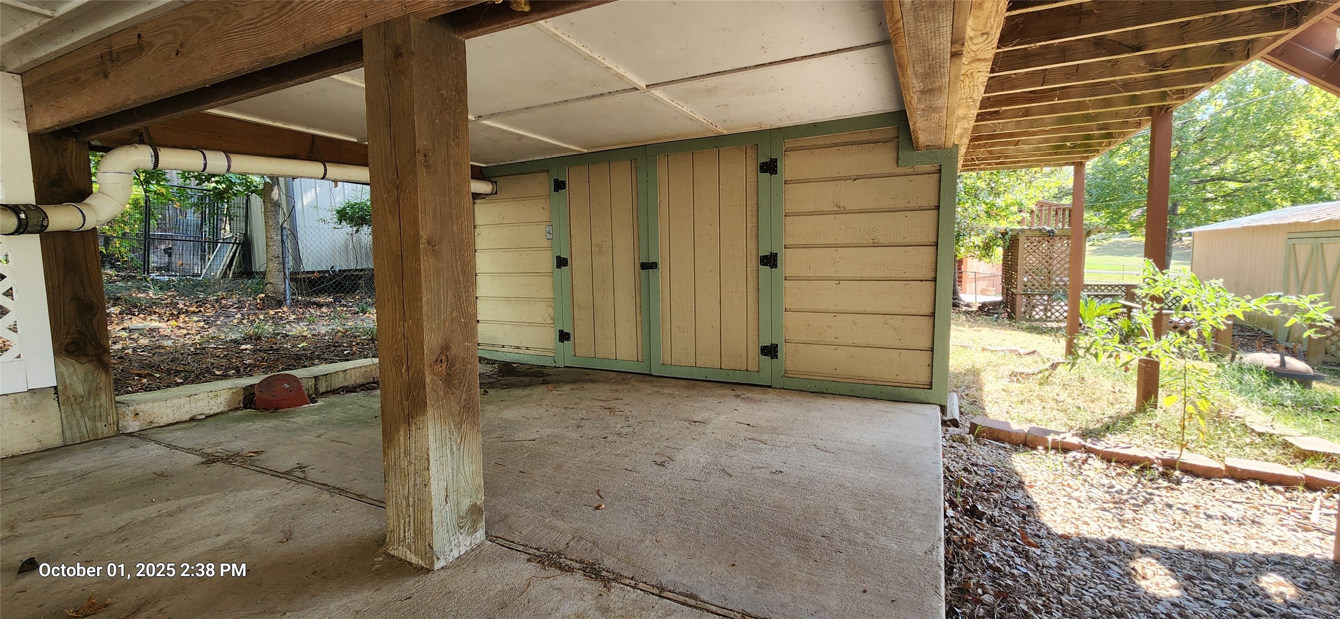 121 N Point Drive N Property Photo 16