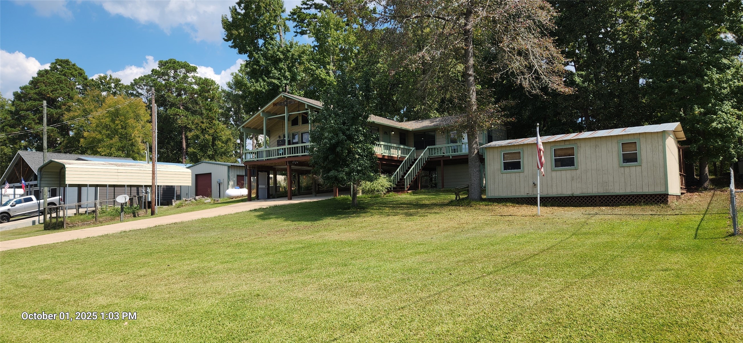 121 N Point Drive N Property Photo 17