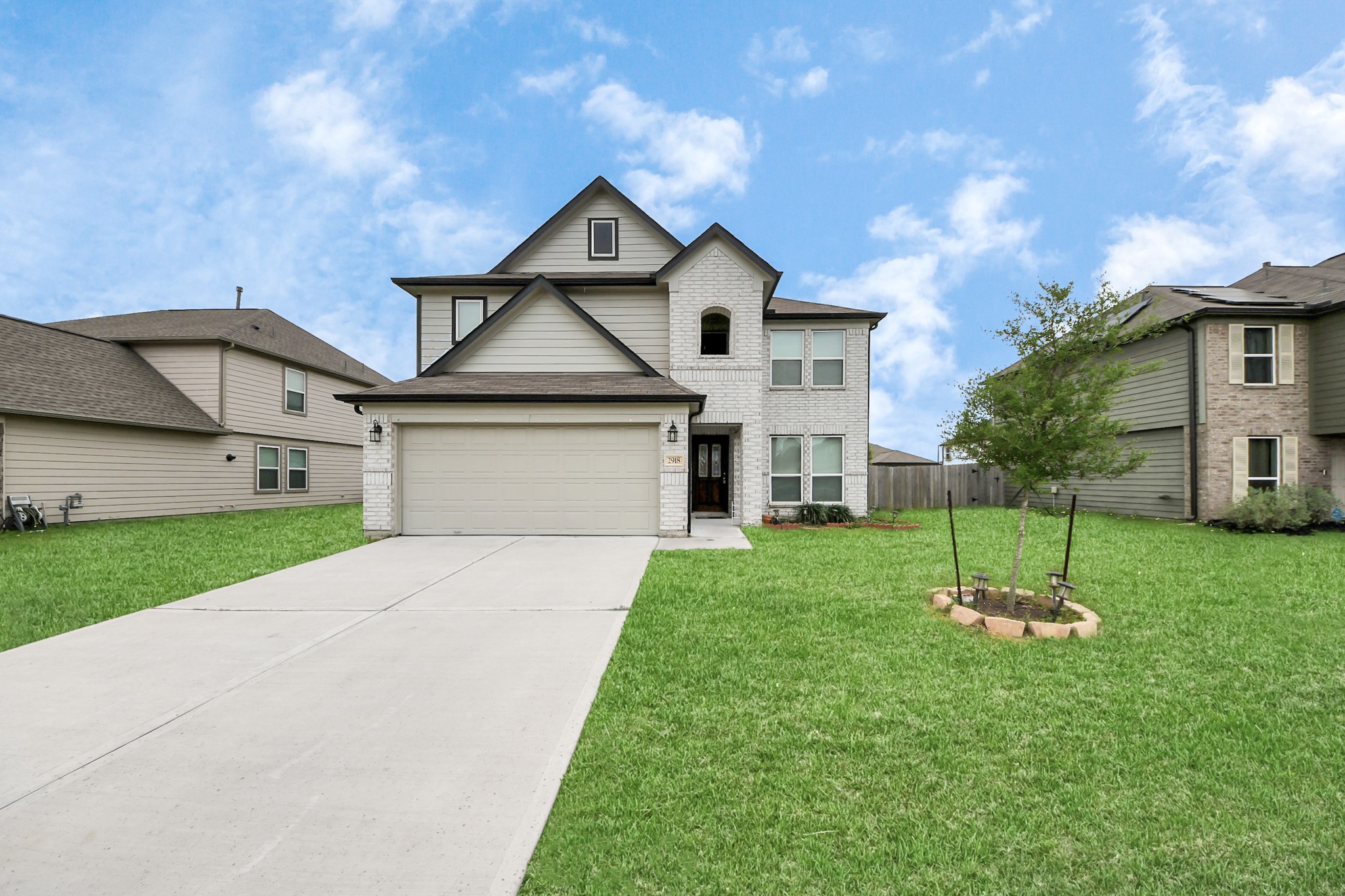 2918 Silverhorn Lane Property Photo 1