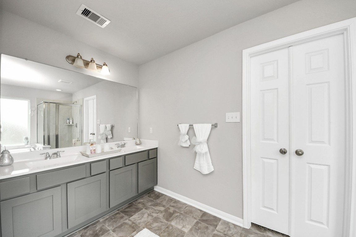 2918 Silverhorn Lane Property Photo 35