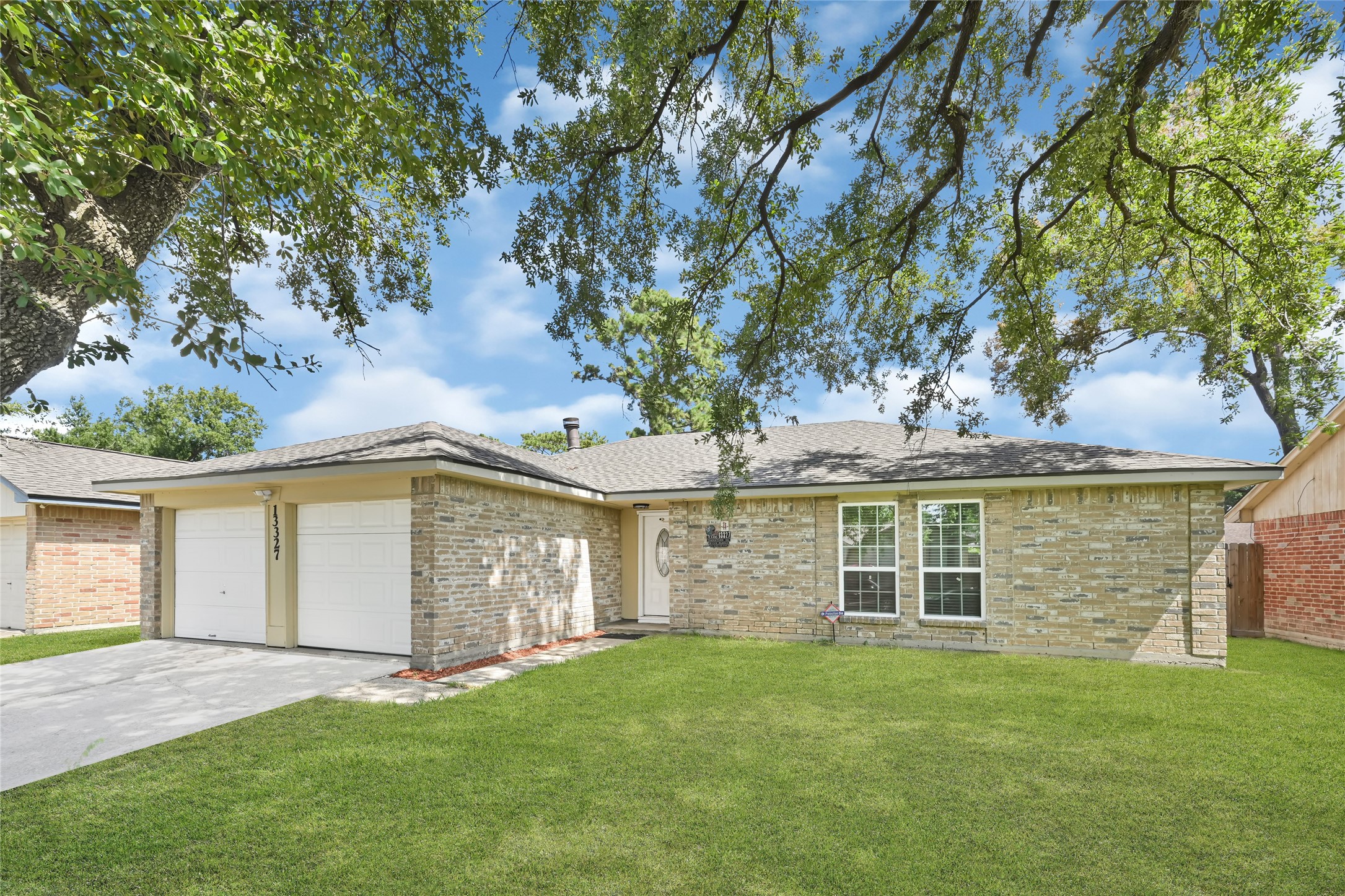 13327 N Thorntree Drive Property Photo 1