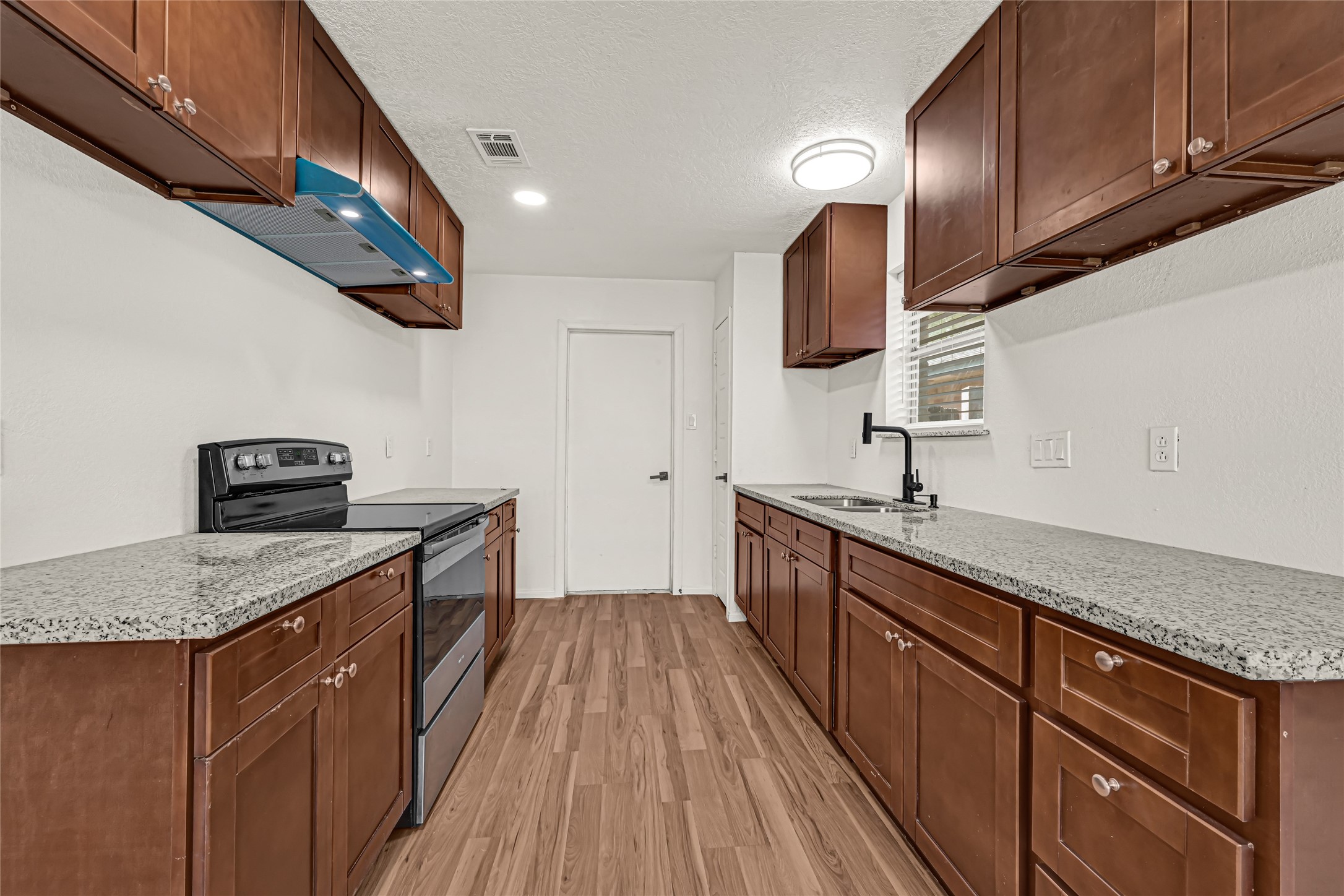 13327 N Thorntree Drive Property Photo 11