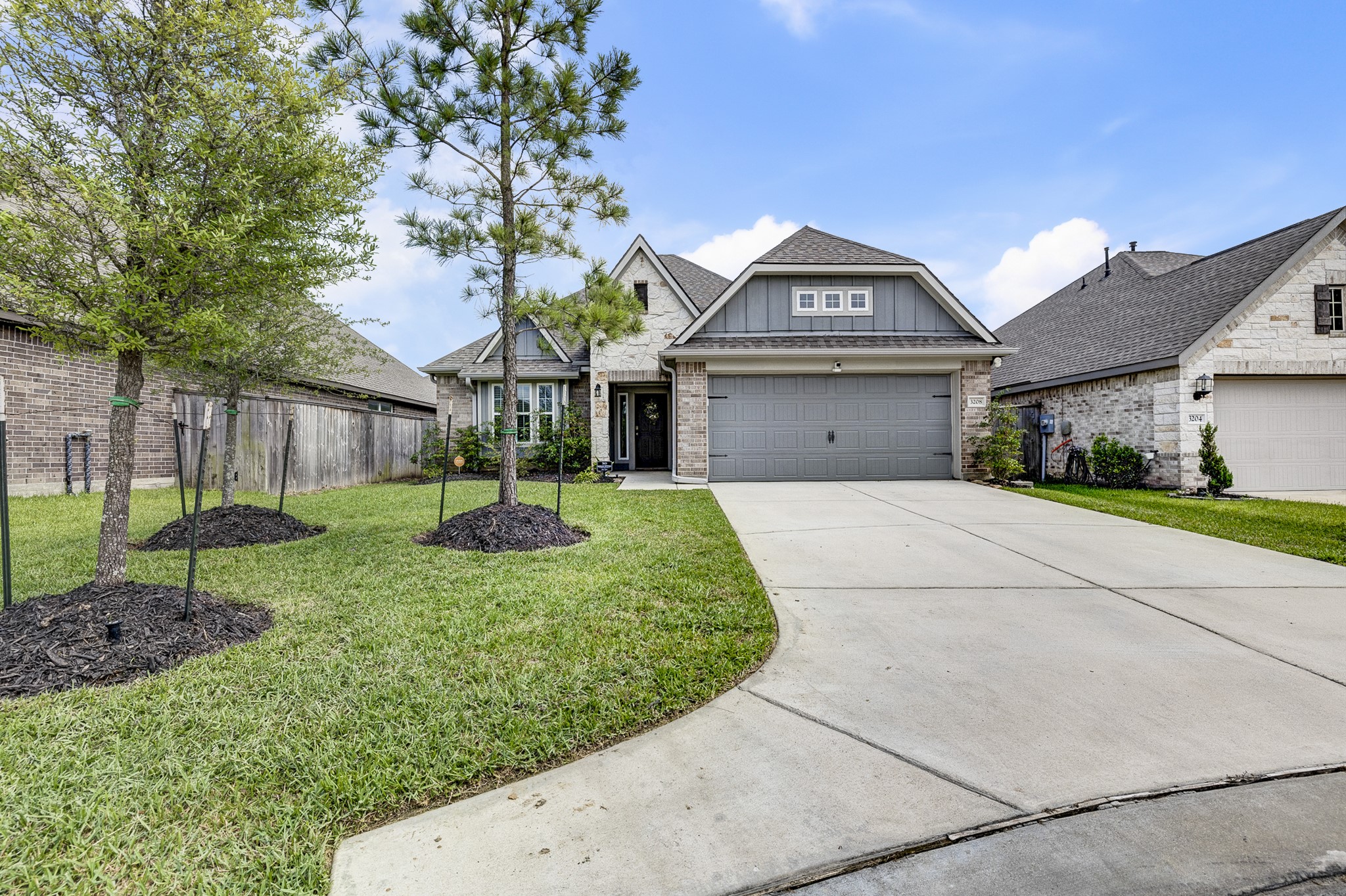 3208 Climbing Gardens Court Property Photo 1