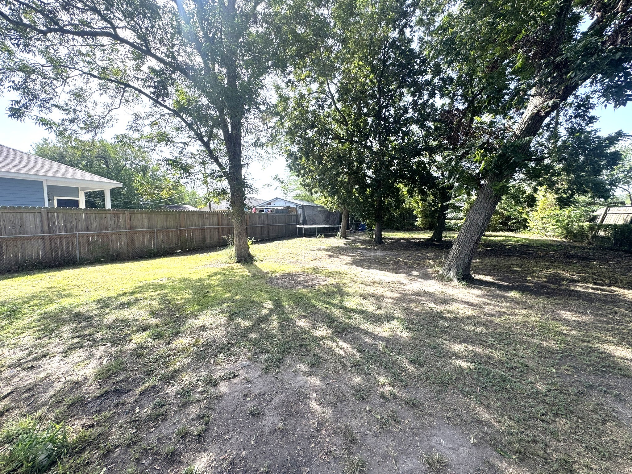 3007 Meadowlane Street Property Photo 4