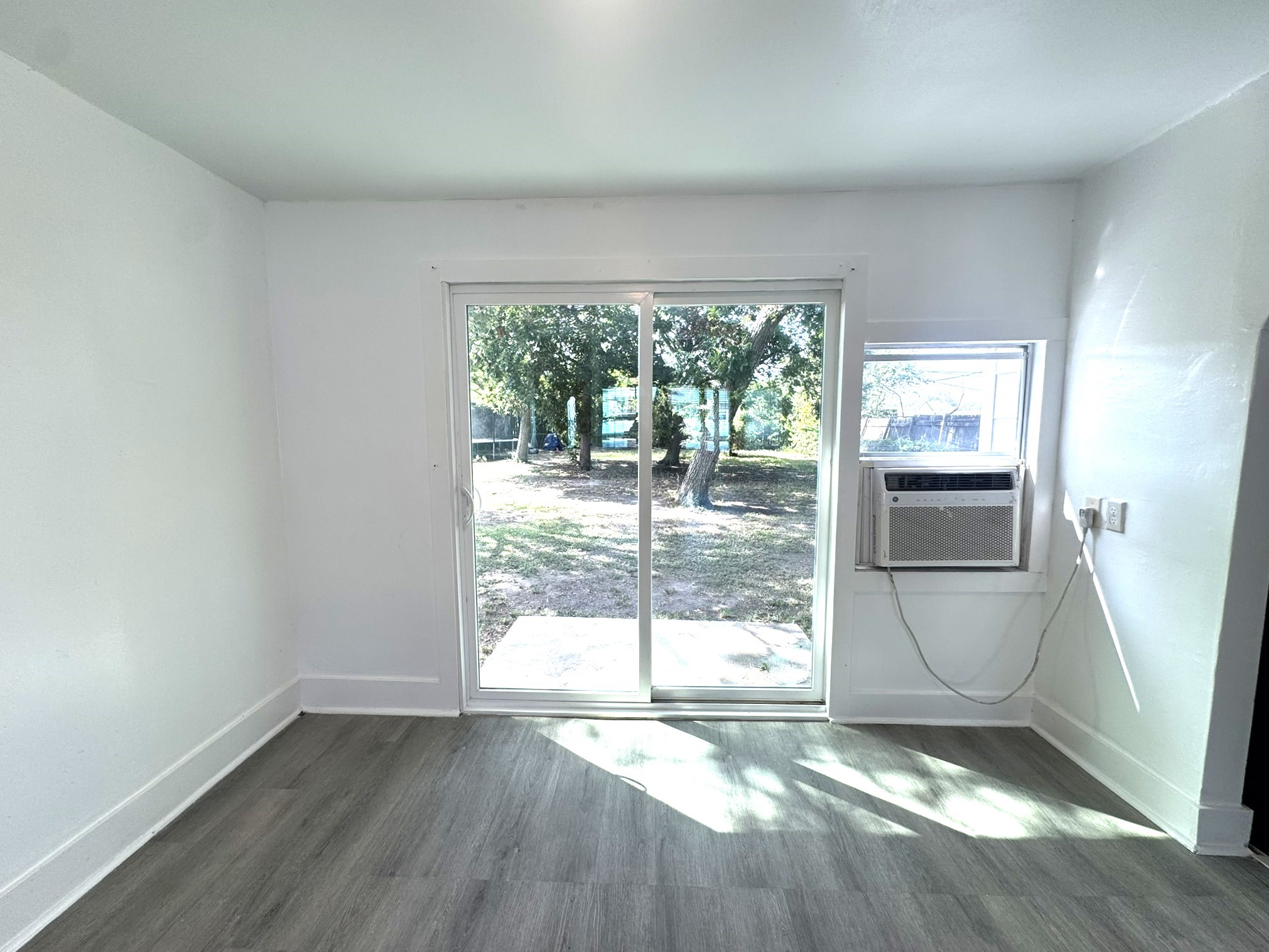 3007 Meadowlane Street Property Photo 15