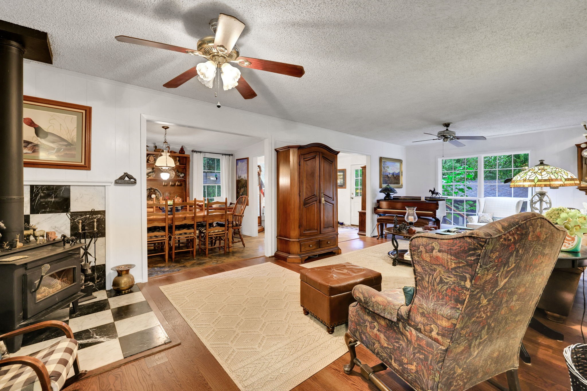 300 Timber Drive Property Photo 10