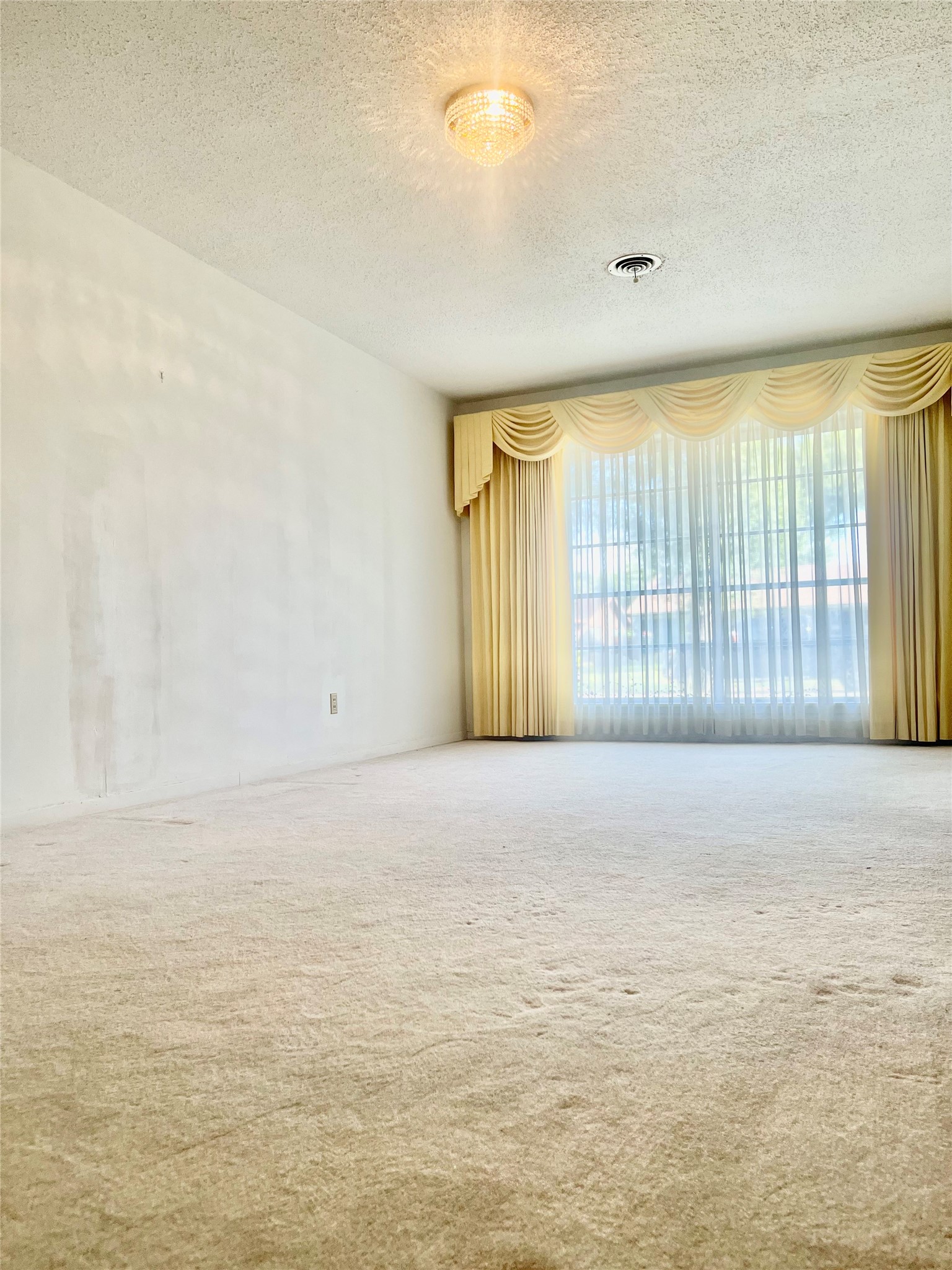 725 Westwood Drive Property Photo 13