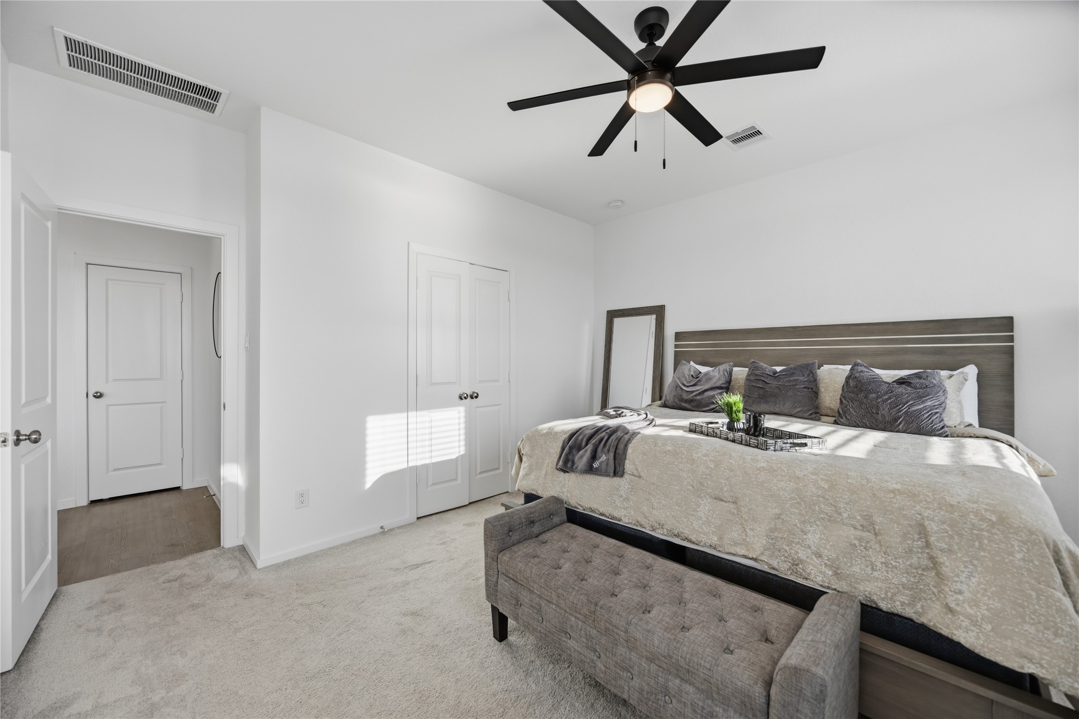 2517 Lago Costa Drive Property Photo 15
