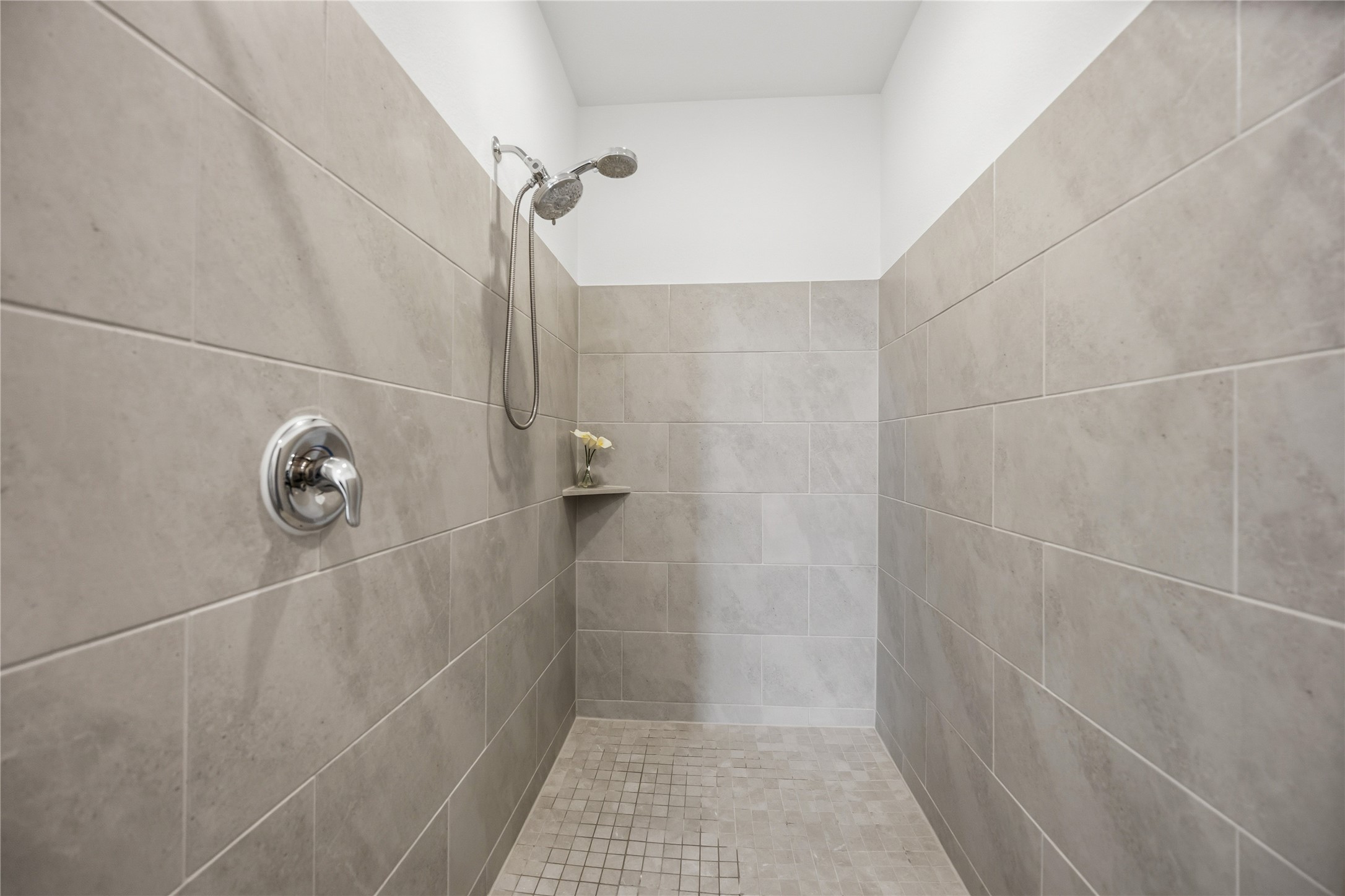 2517 Lago Costa Drive Property Photo 17