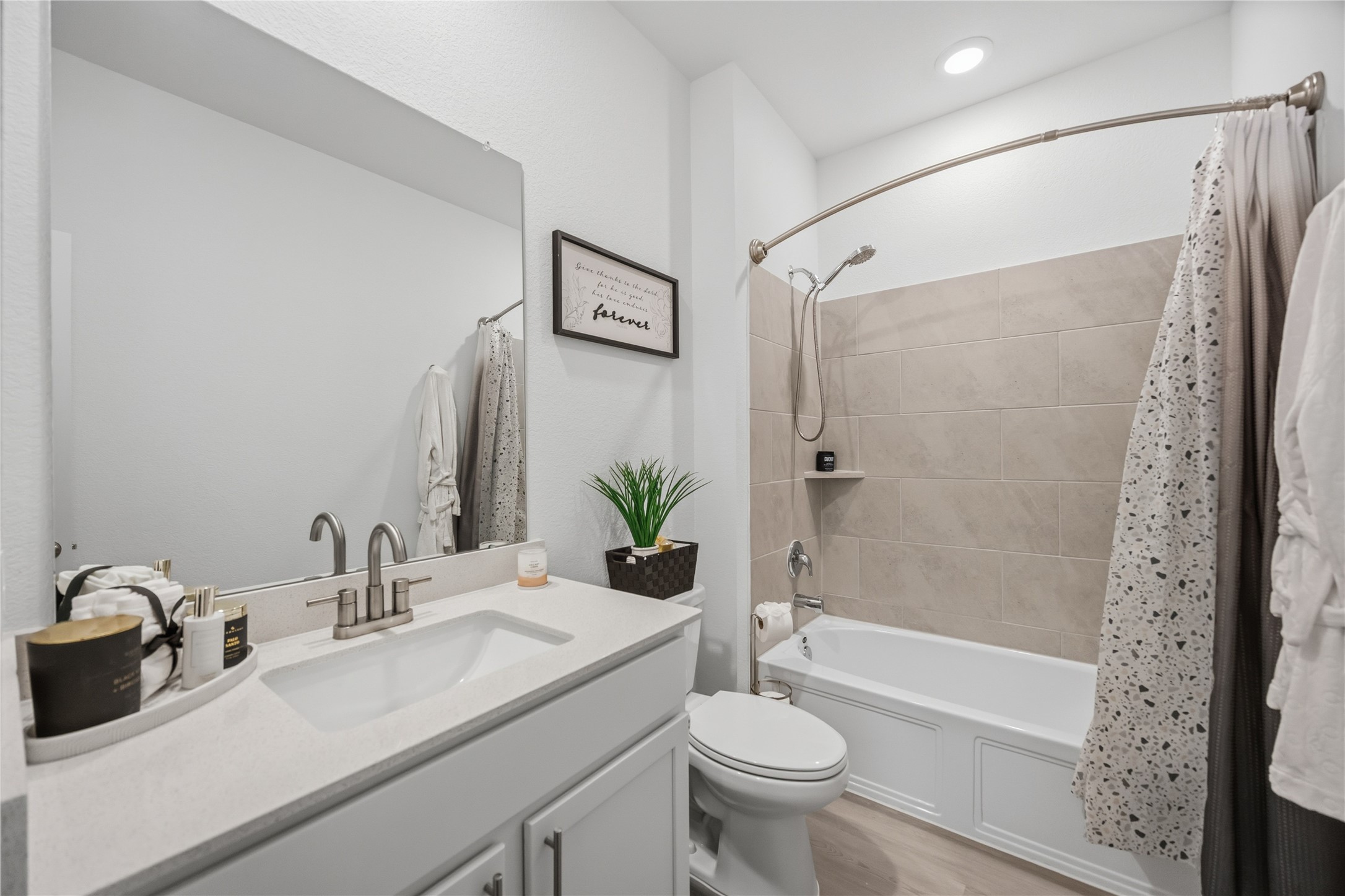 2517 Lago Costa Drive Property Photo 21