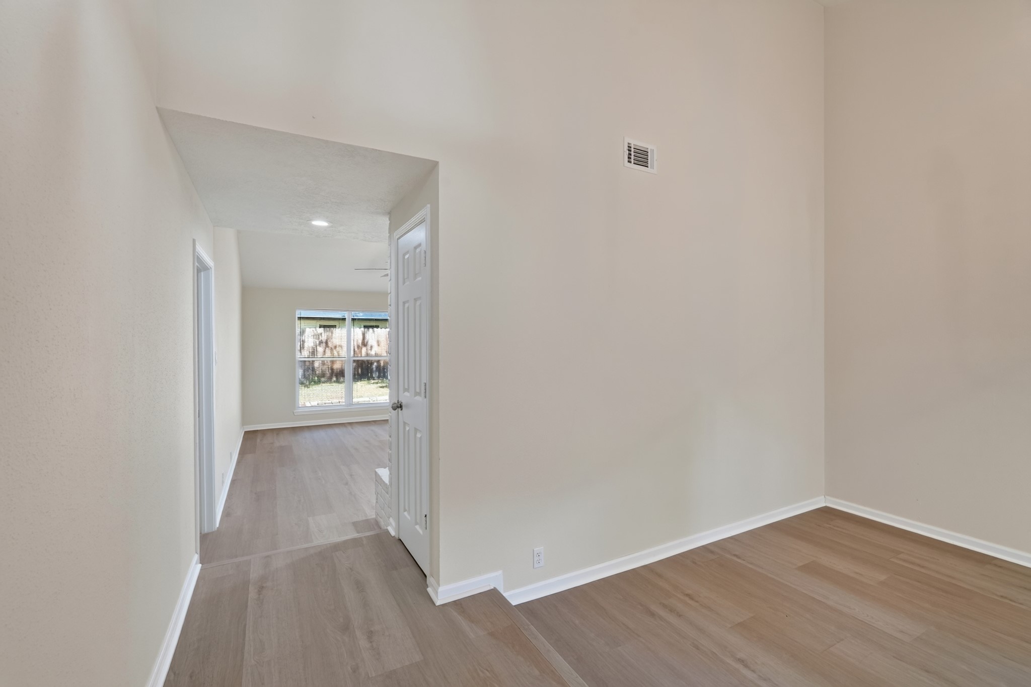 4054 Evening Trail Drive Property Photo 3