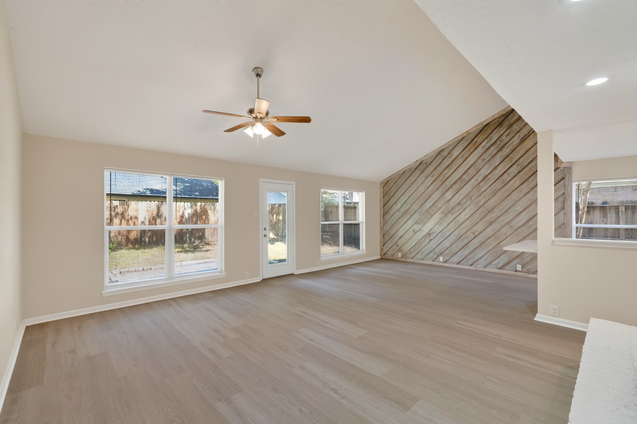 4054 Evening Trail Drive Property Photo 7