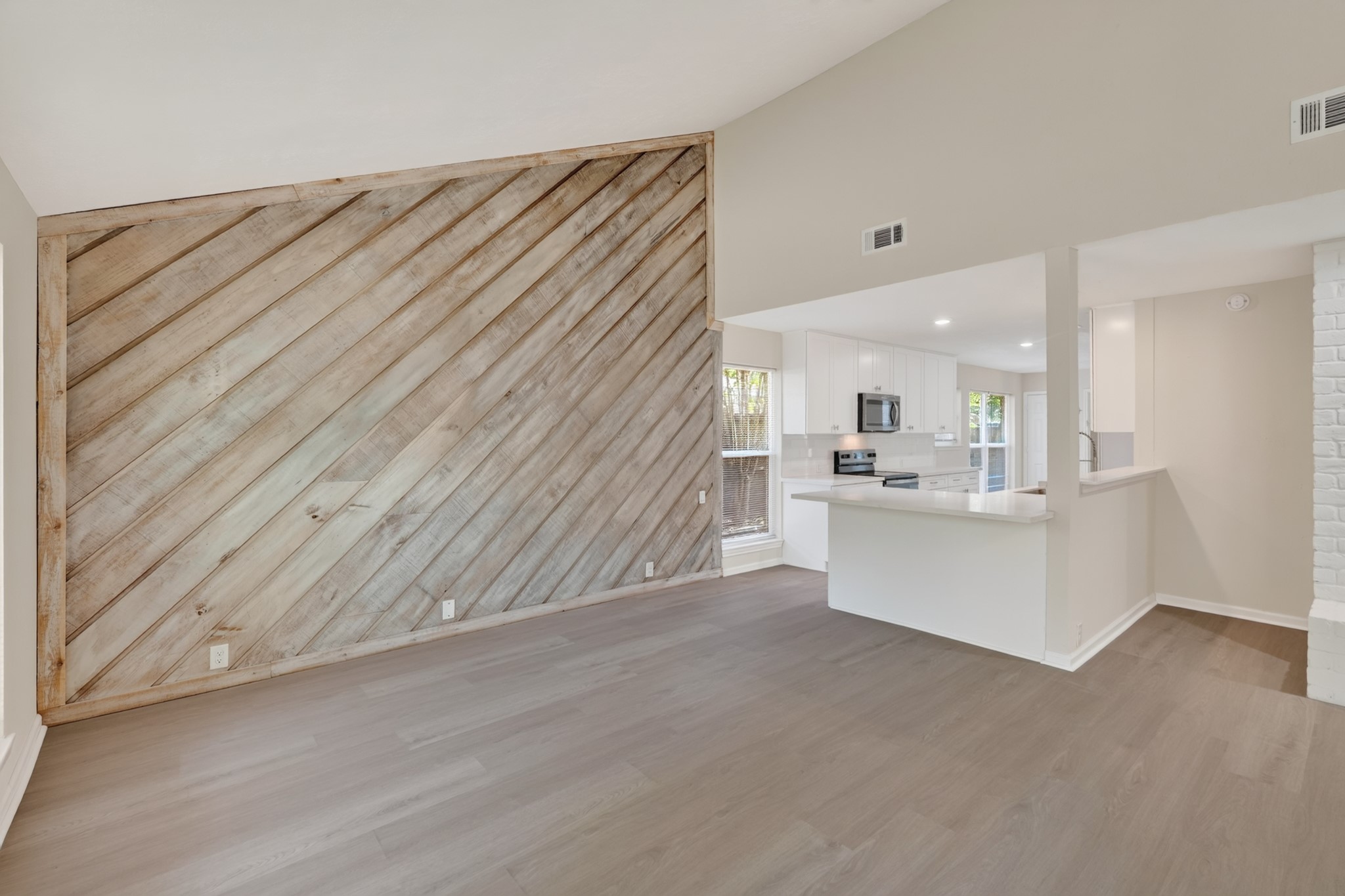 4054 Evening Trail Drive Property Photo 14