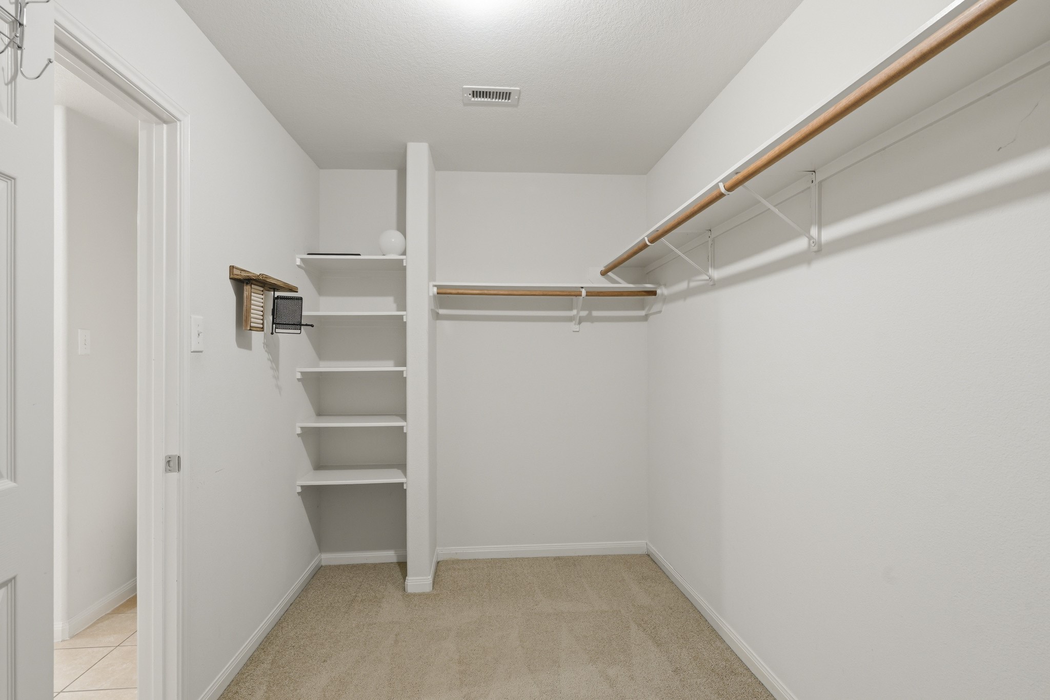 6910 Clover Walk Lane Property Photo 9