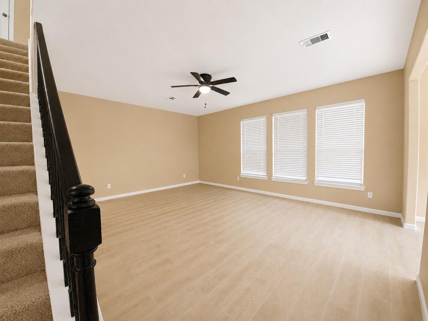 215 Doncaster Street, Conroe Tx 77303 Property Photo 6