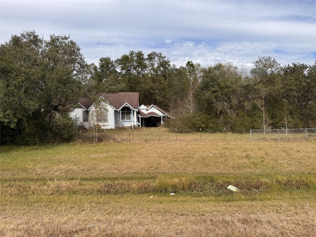 283 County Road 2247 Property Photo 5