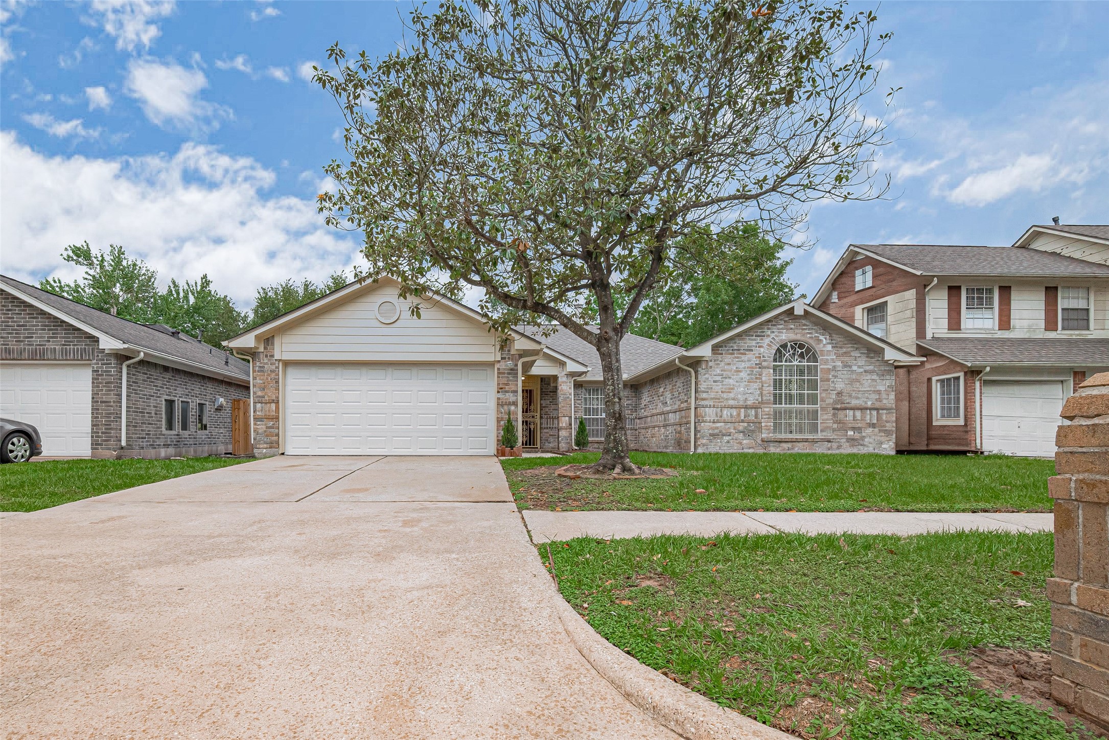 6607 Bayou Crest Drive Property Photo 1