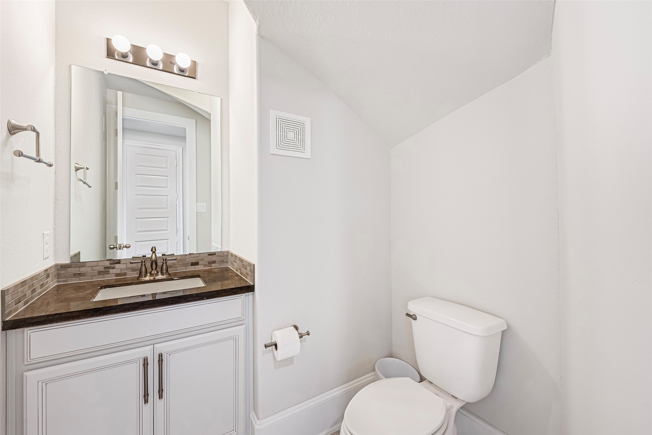 2714 Ahnya Lane Property Photo 21