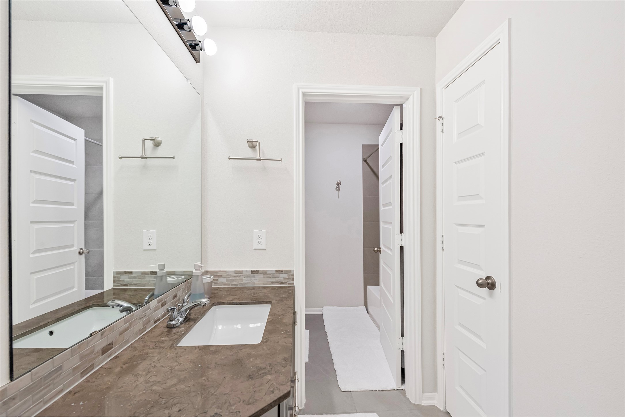 2714 Ahnya Lane Property Photo 35