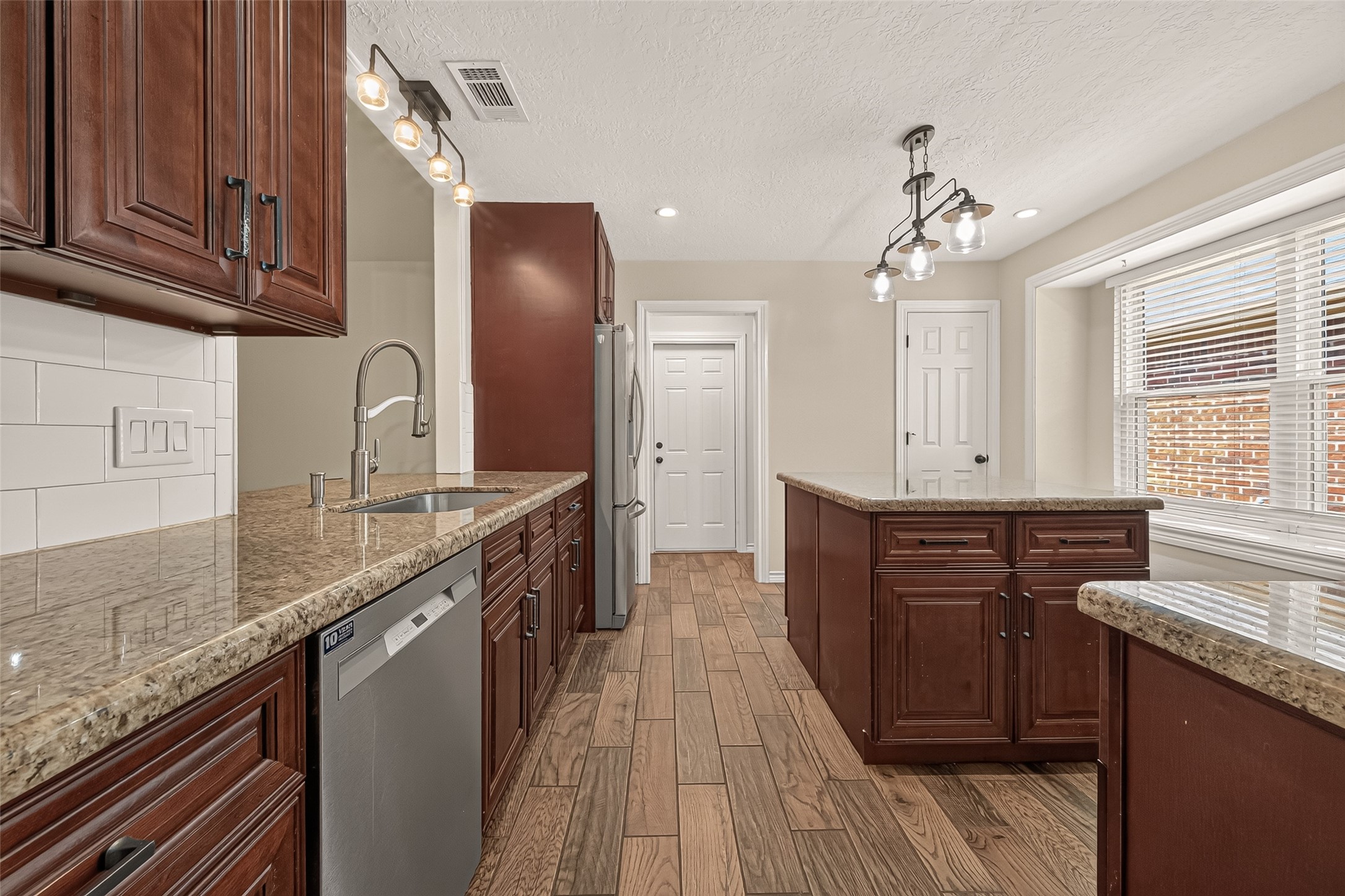 6126 Conlan Bay Drive Property Photo 13