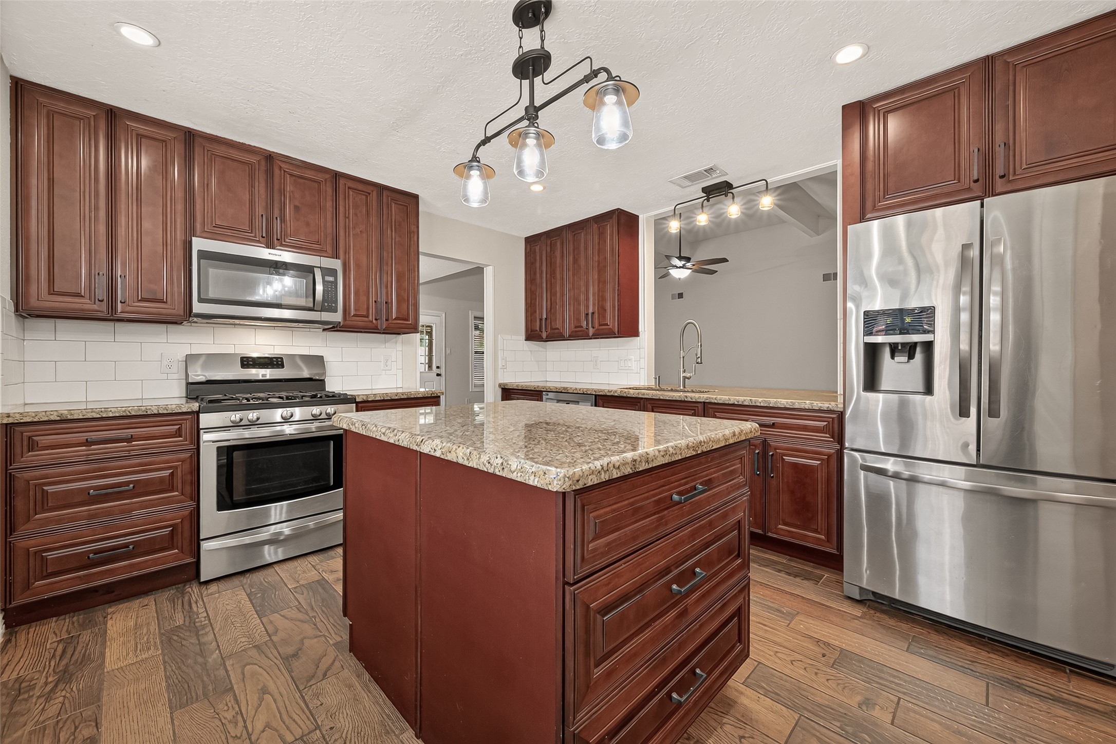 6126 Conlan Bay Drive Property Photo 14
