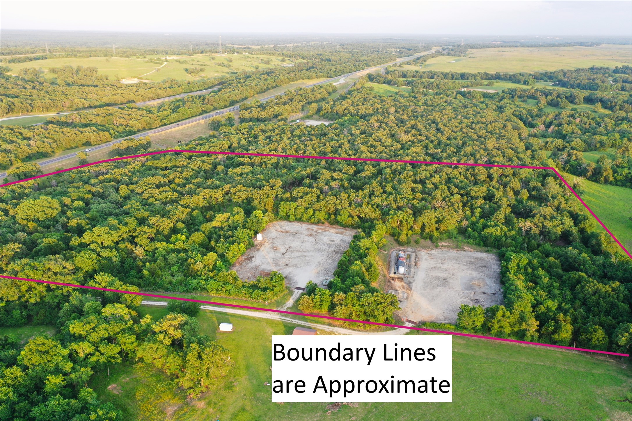 720 Interstate 45 S Property Photo 9