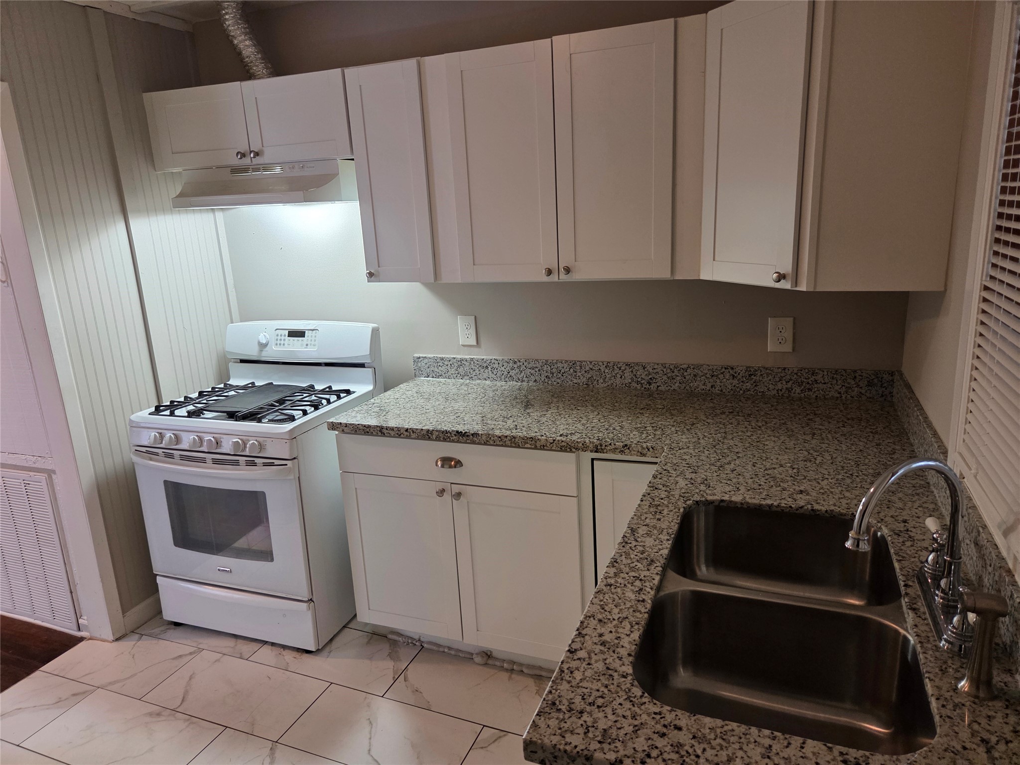505 Peggy Street Property Photo 5