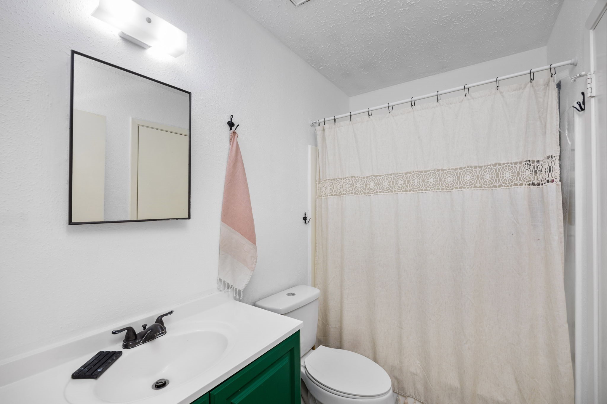 9306 Crescent Moon Drive Property Photo 16