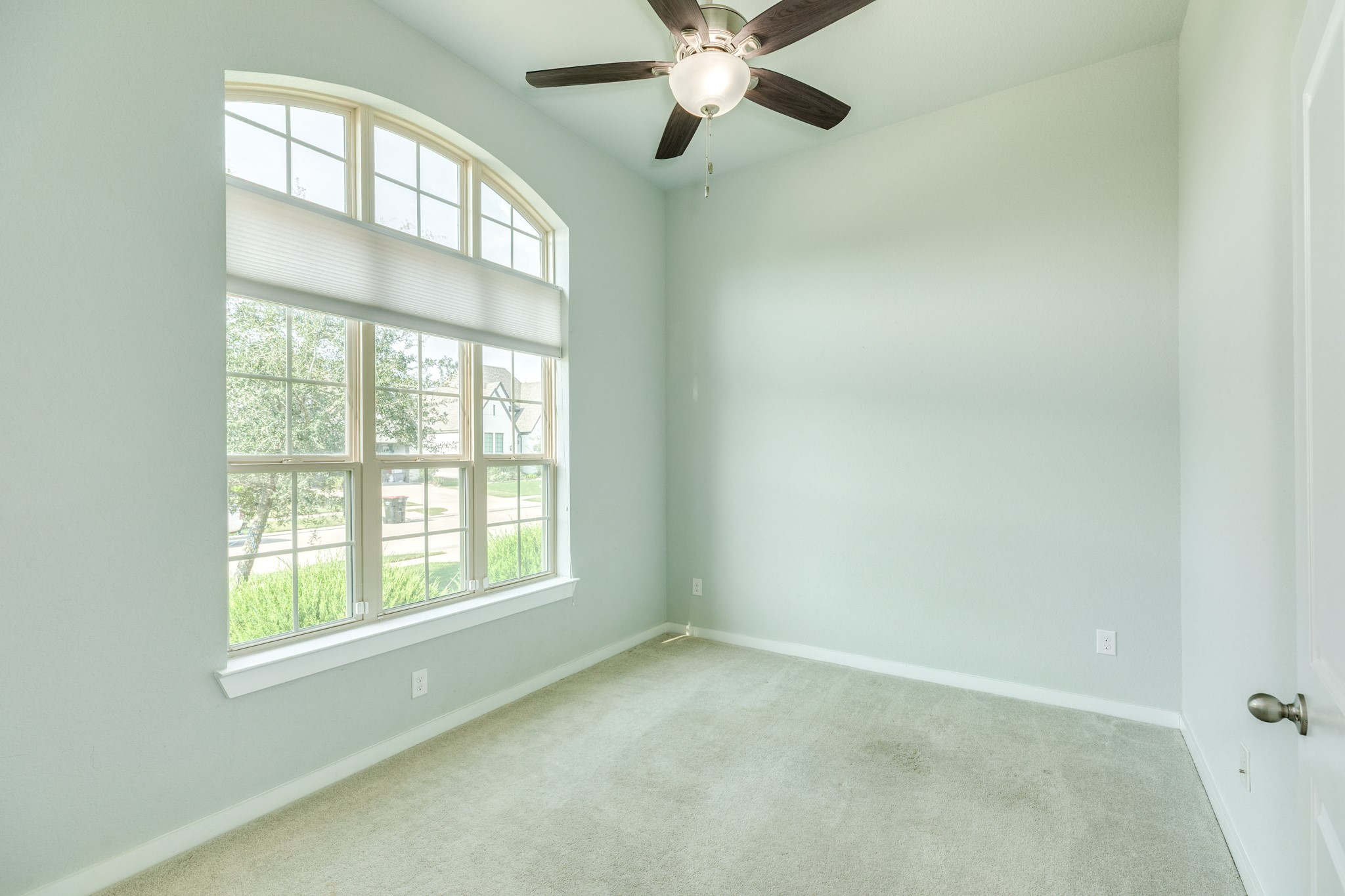 4015 Shackleton Court Property Photo 6