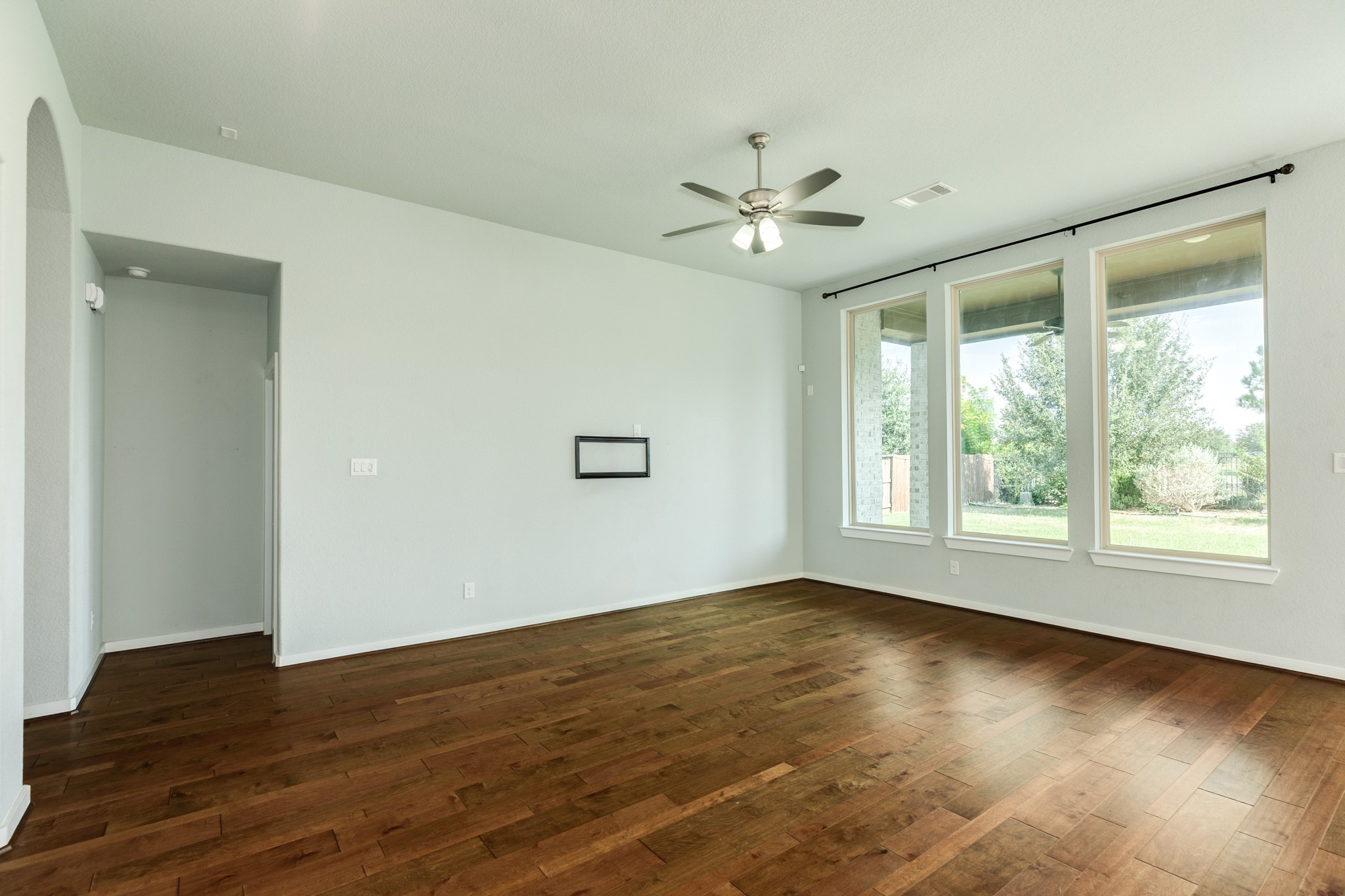 4015 Shackleton Court Property Photo 7