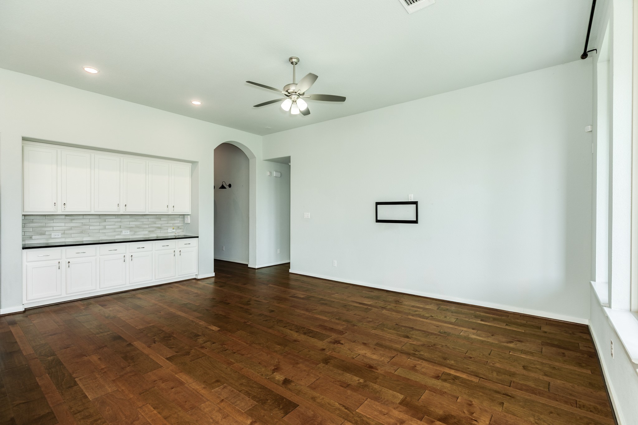 4015 Shackleton Court Property Photo 8