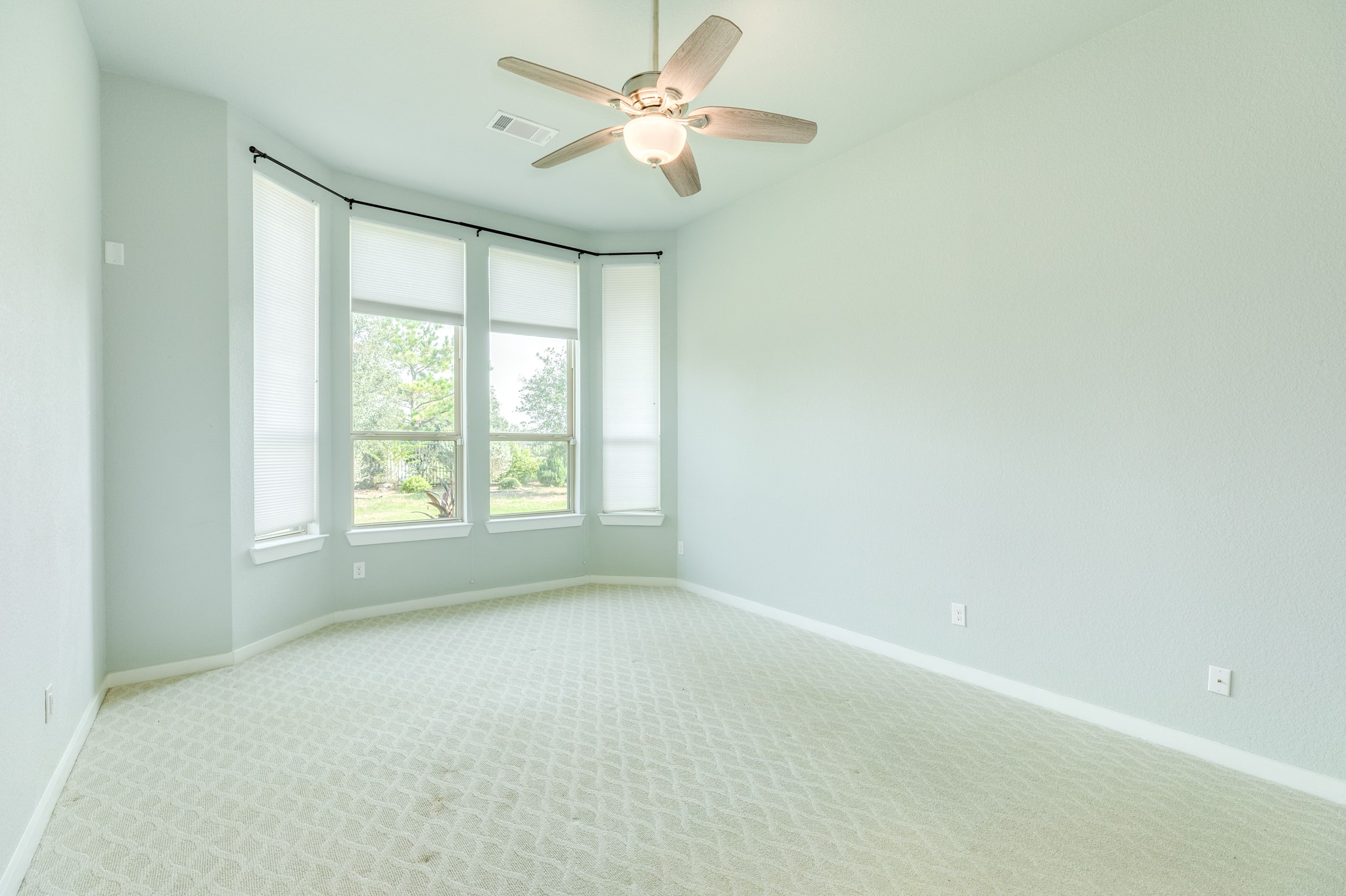 4015 Shackleton Court Property Photo 19