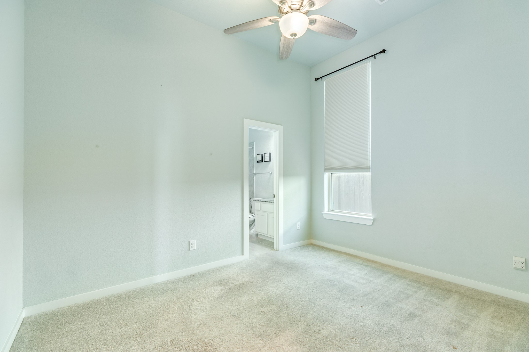 4015 Shackleton Court Property Photo 23