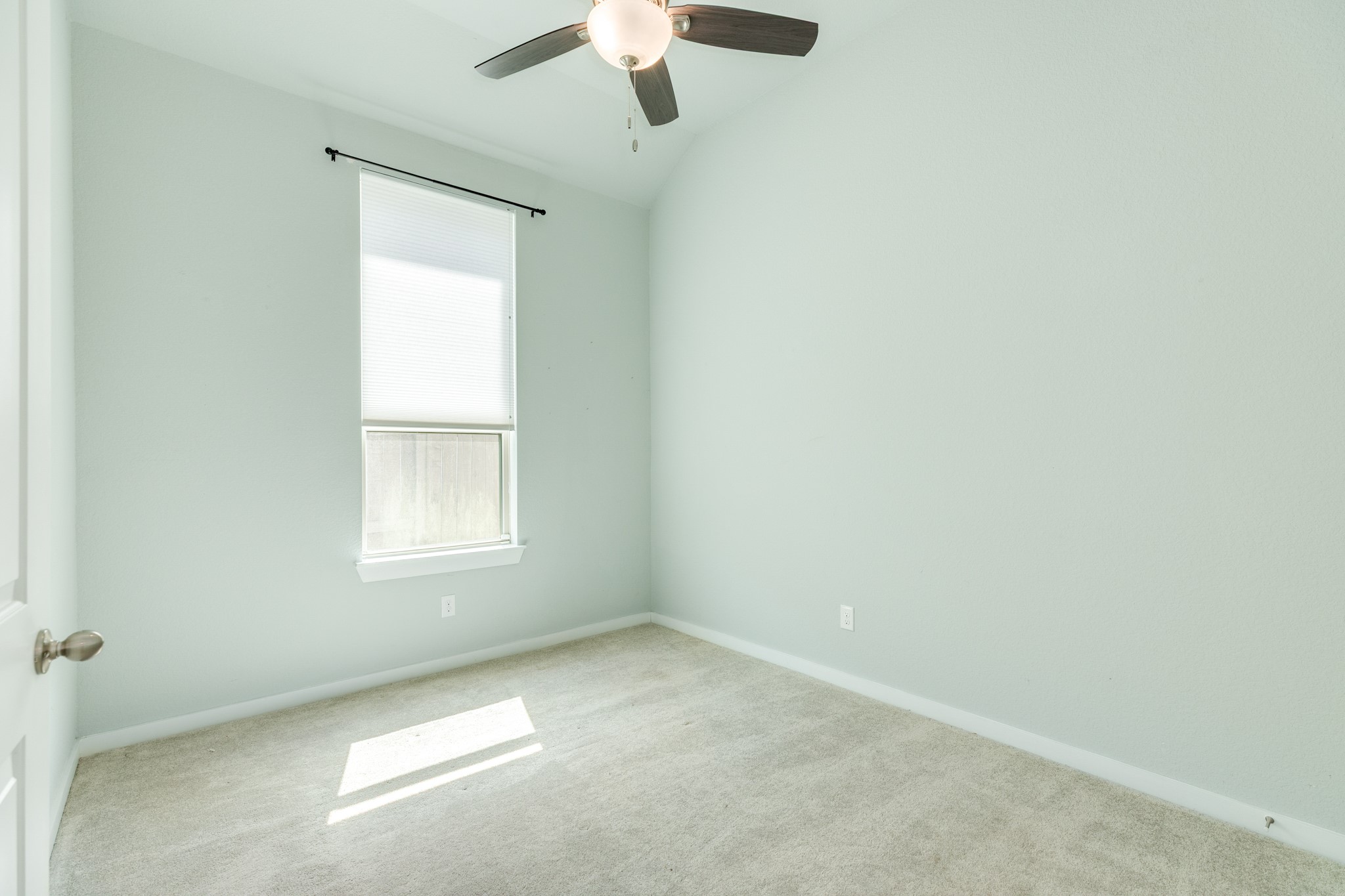 4015 Shackleton Court Property Photo 25