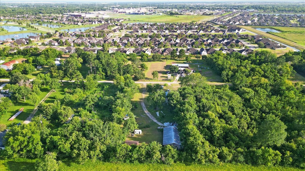 7041 Pollard Drive Property Photo 3
