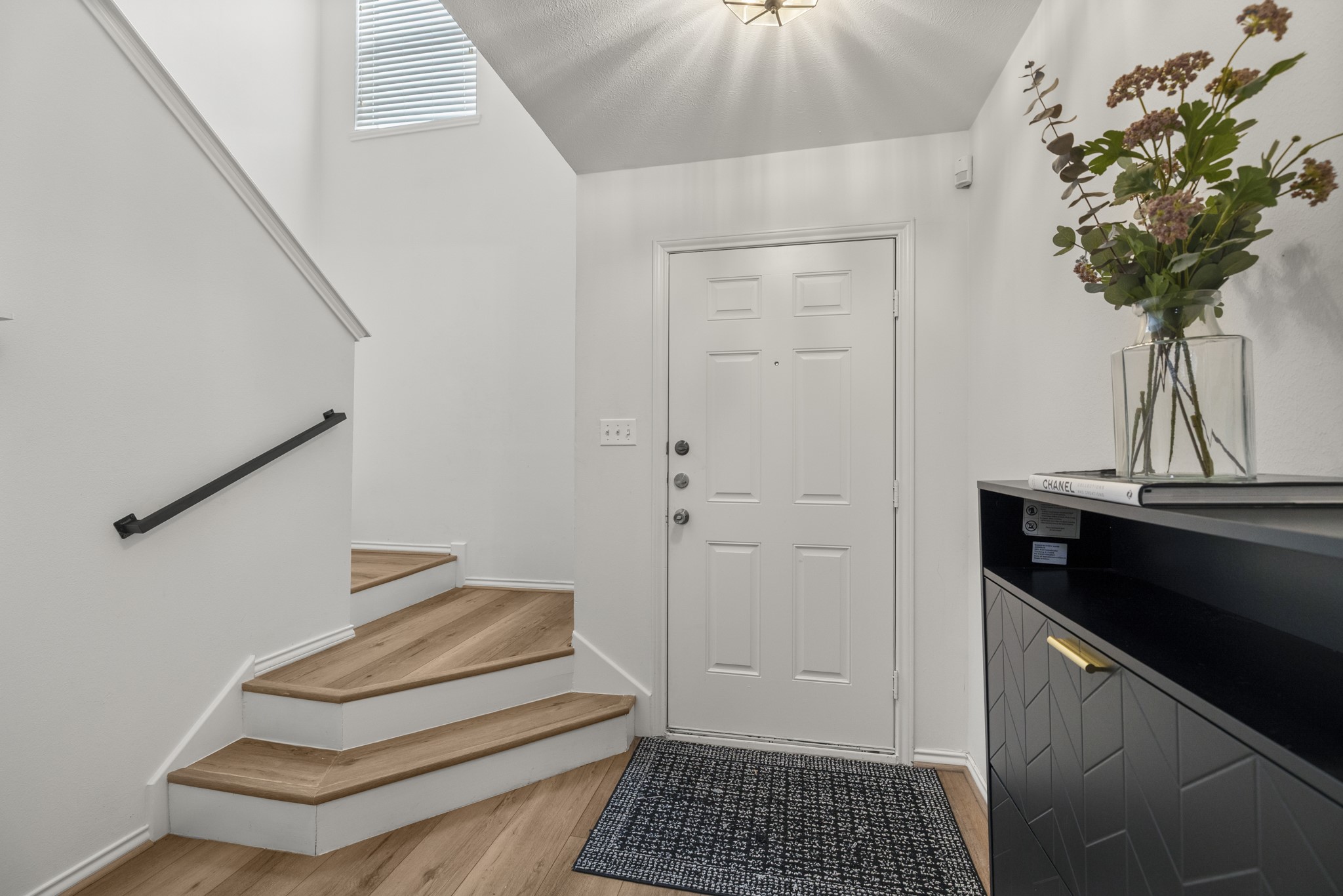 1616 W 25th Street Property Photo 5