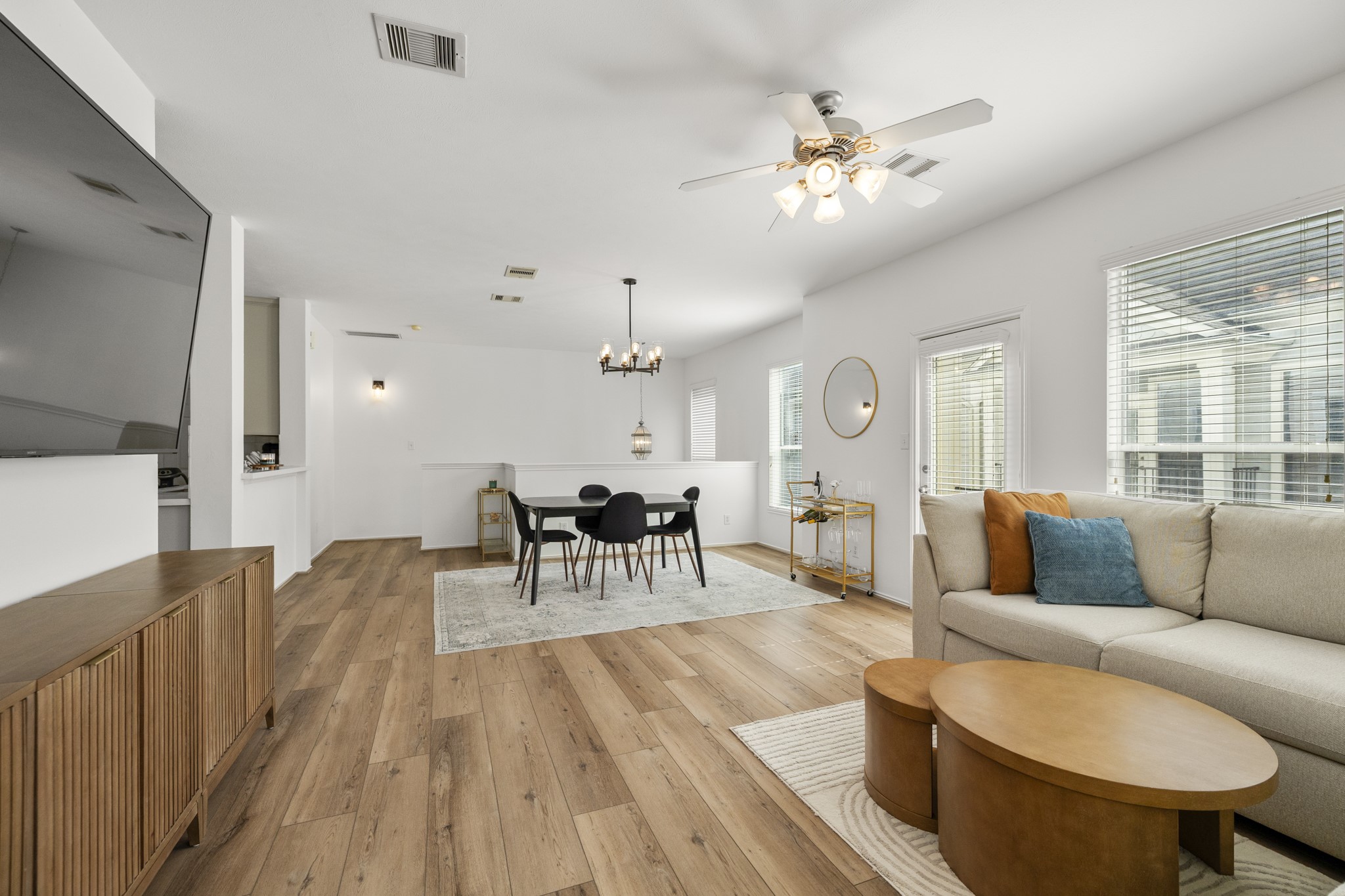 1616 W 25th Street Property Photo 8
