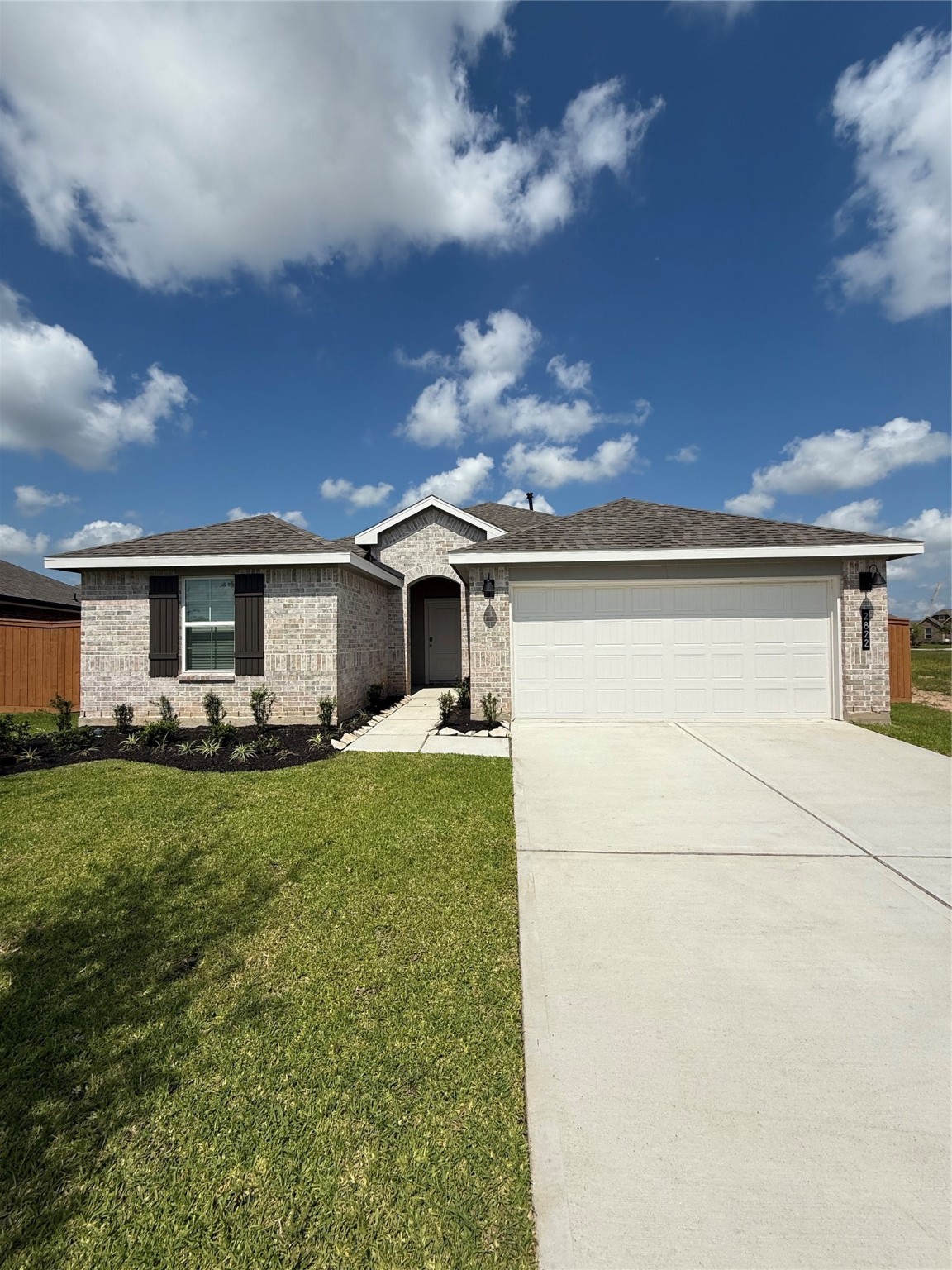 2822 Lago Azul Drive Property Photo 1