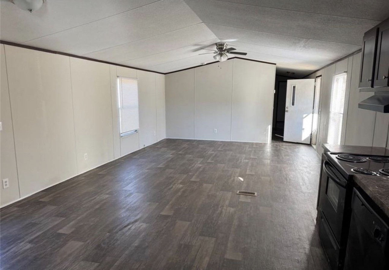 511 County Road 2218 Property Photo 9