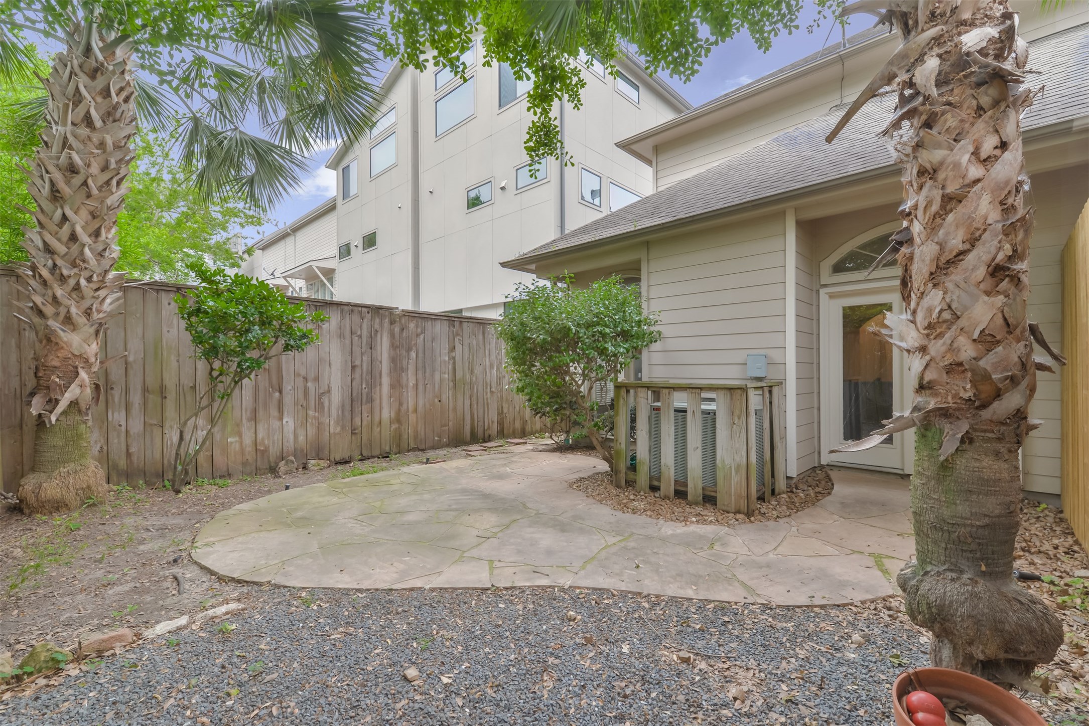 5413 Rose Street Property Photo 5